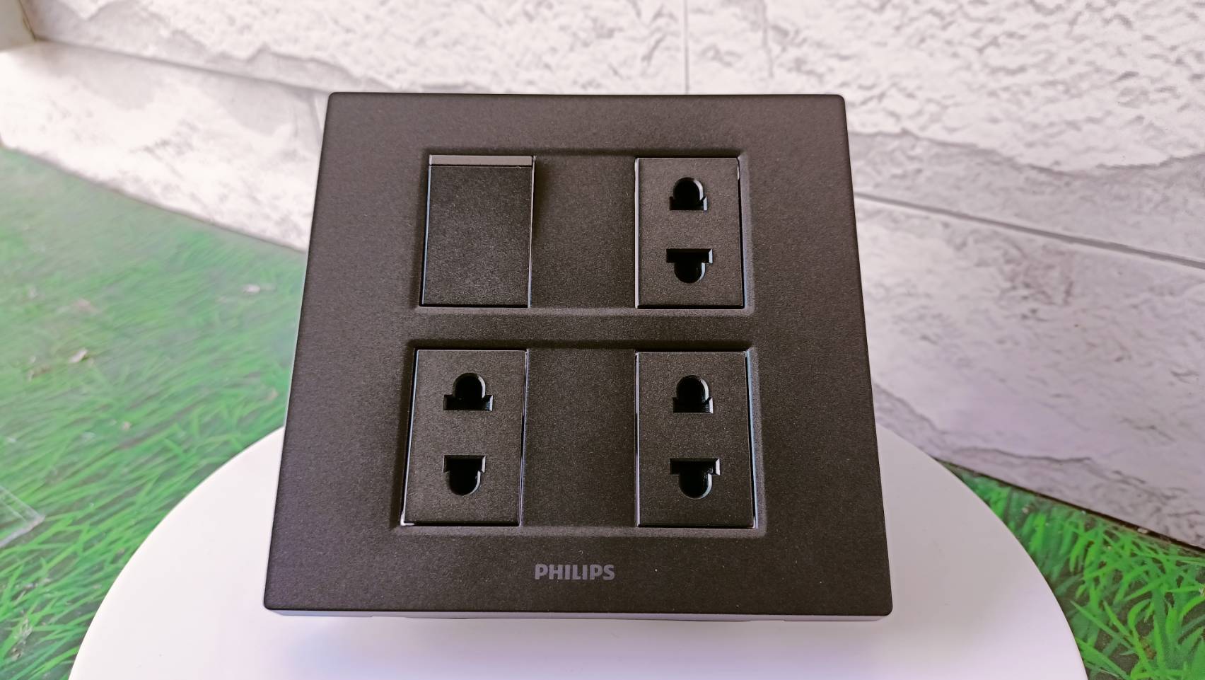 Philips ชุดสวิทซ์ สีดำ BLACK PLUG SET ชุดปลักไฟ รุ่น 4X4 6ช่อง ฟิลลิป ชุดปลั๊กกราวน์คู่ / ปลั๊กเดี่ยว / สวิตซ์ พร้อมบล็อค 4x4 ครบชุด