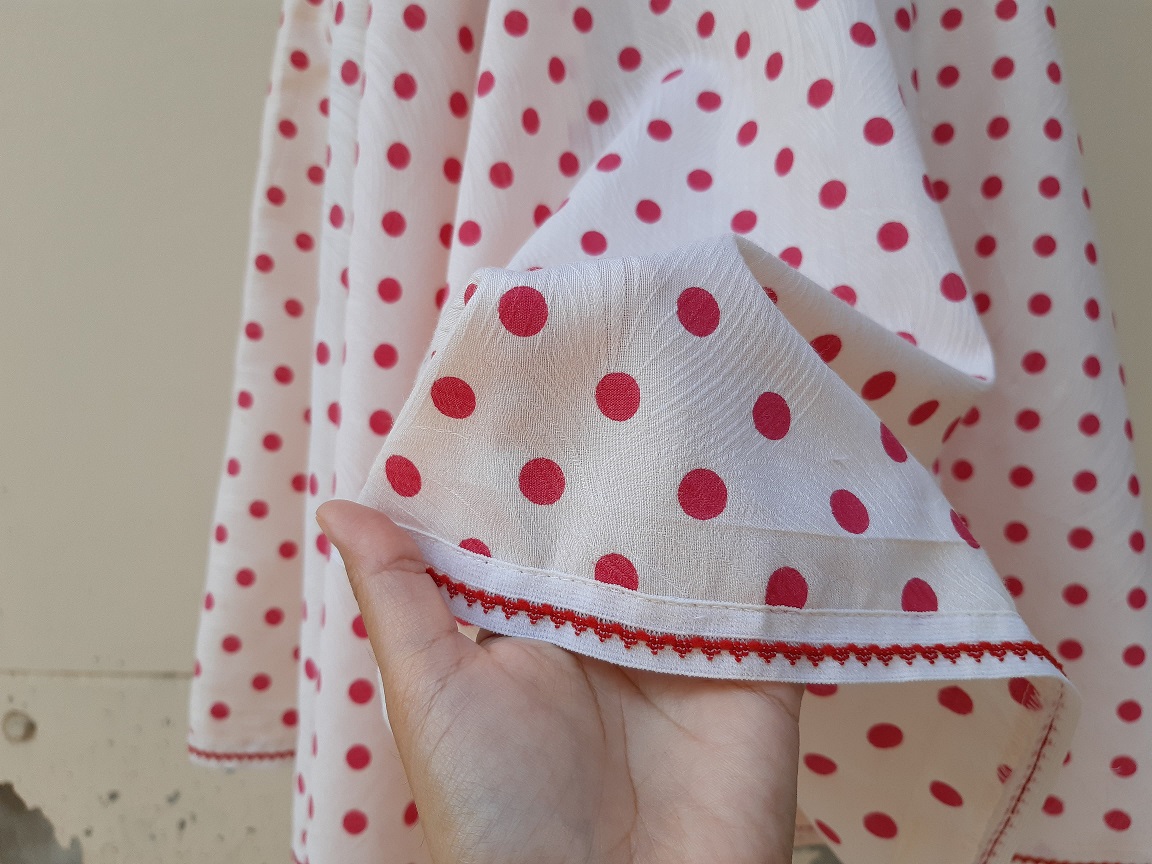 กระโปรงบานลายจุดสีชมพู