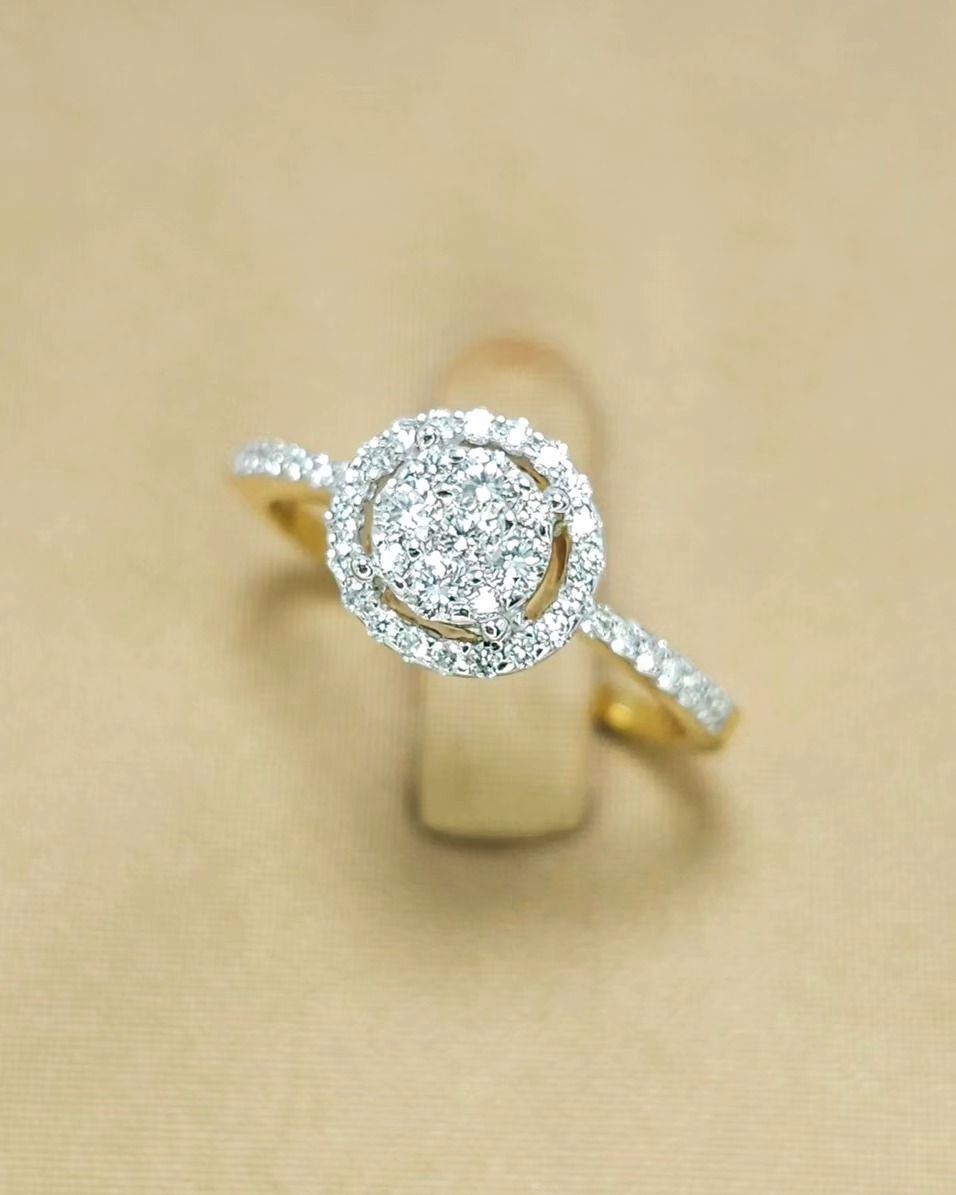 🚫ปิดการขาย(SoIdOut)🚫แหวนทองคำ 18K เพชรเกสร 4 ตัง 4 เม็ด 3 ตัง 1 เม็ด 1 ตัง 10 เม็ด 0.67 ตัง 22 เม็ด รวม 39.7 ตัง น้ำ 97-99 ความสะอาด vvs ไซส์ 52 น้ำหนัก 2.61 กรัม ราคา 8900.-(Net)