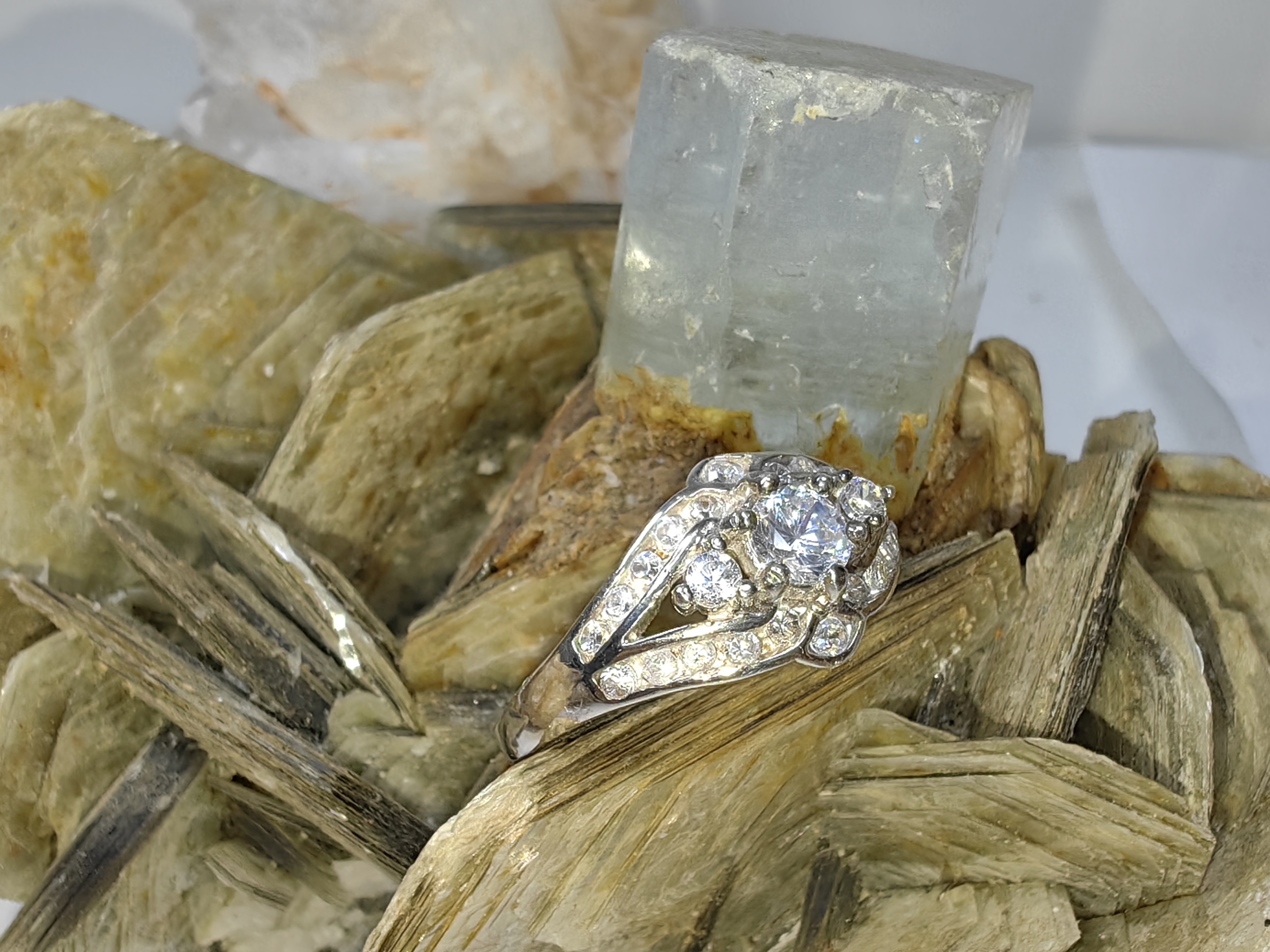 แหวนเพชร CZ เงินแท้ 92.5% Cubic Zirconia 925 Sterling Silver Ring Size 55