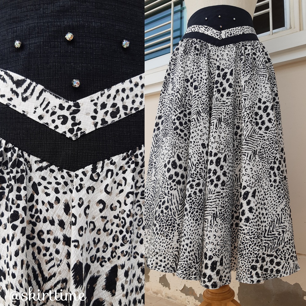 กระโปรงบานลายเสือดาว เอวสูง ผ้ากลิตเตอร์ งานวินเทจมือสอง (Vintage skirt)