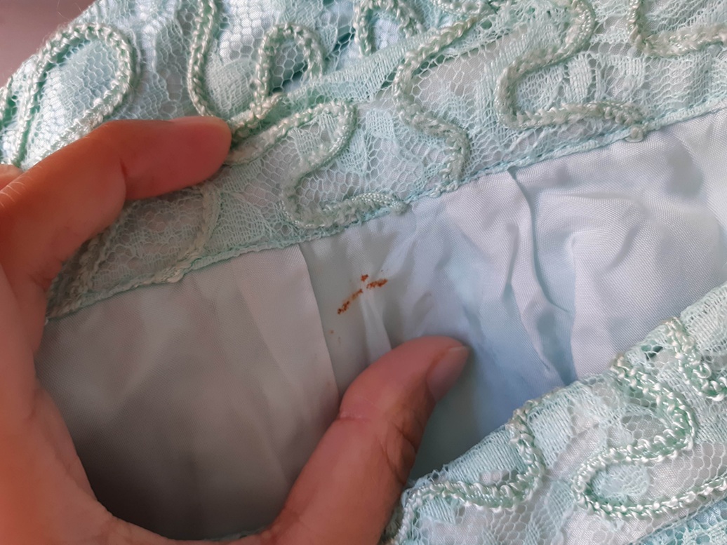 กระโปรงสั้นสีเขียวมิ้นท์ ลายดอกไม้ (Vintage skirt)