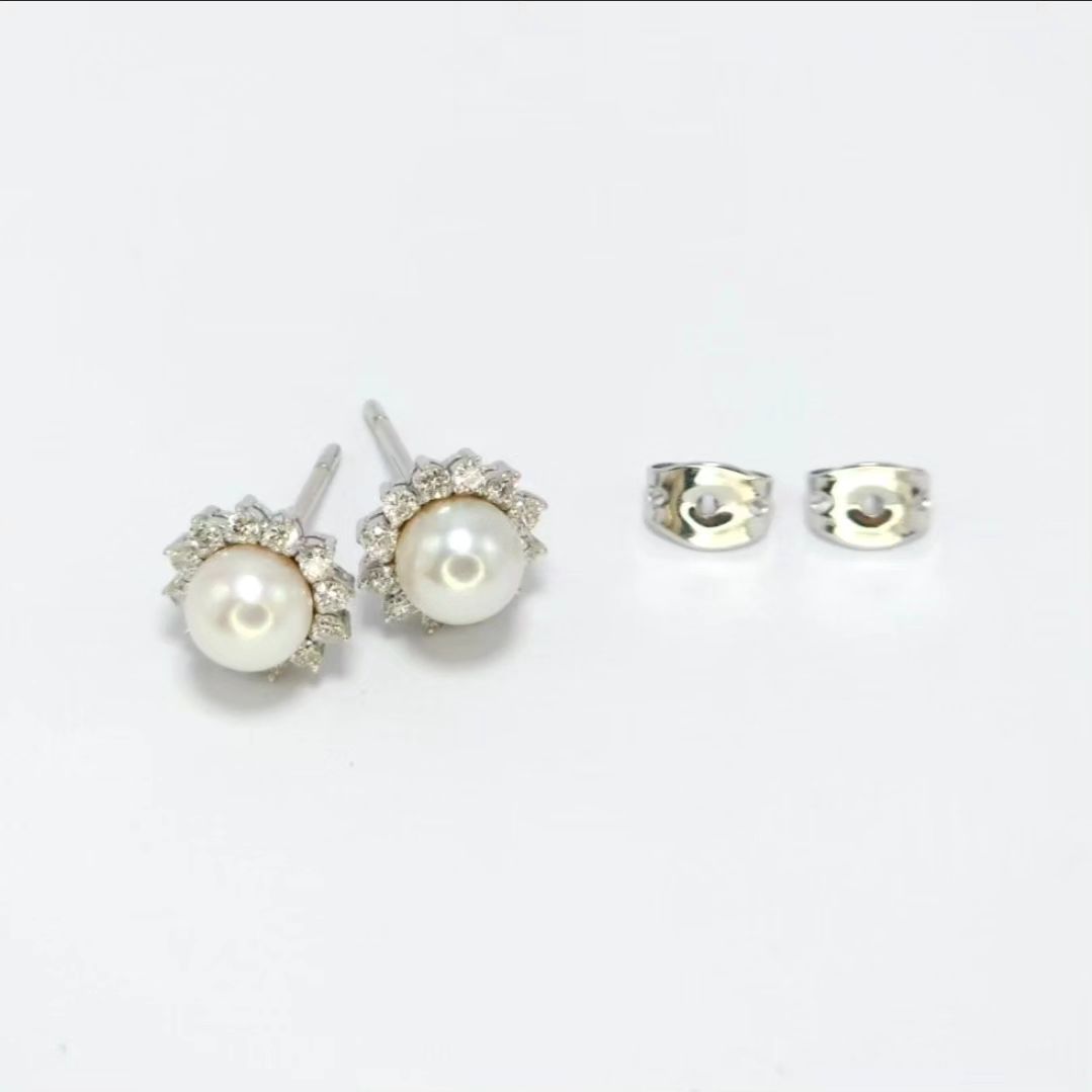 🚫ปิดการขาย(SoIdOut)🚫ต่างหูทองคำ 18K ชุบสีทองขาว ประดับมุก เพชรเกสร 2 ตัง 24 เม็ด รวม 48 ตัง น้ำ 95-96 ความสะอาด vs2 หน้ากว้าง 10 มิล น้ำหนัก 2.44 กรัม ราคา 7500.-(Net)