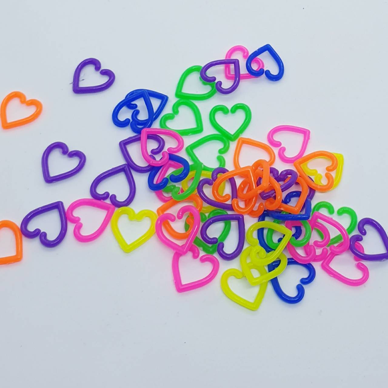 โซ่หัวใจสีสดคละสี