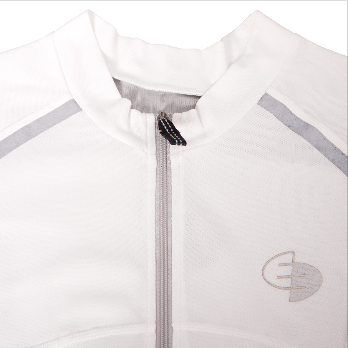 G 190133 เสื้อกีฬา (แขนสั้น) EQUINOX ราคาเช่า 100 บาท ต่อ 1 วัน