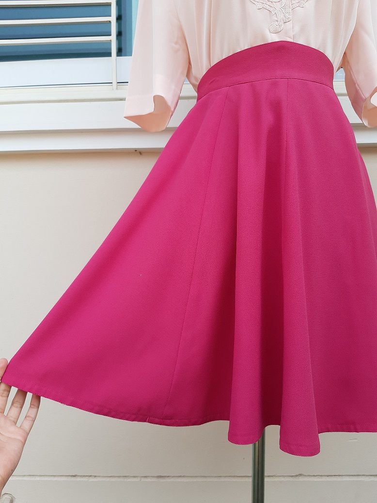 กระโปรงบานสีชมพู