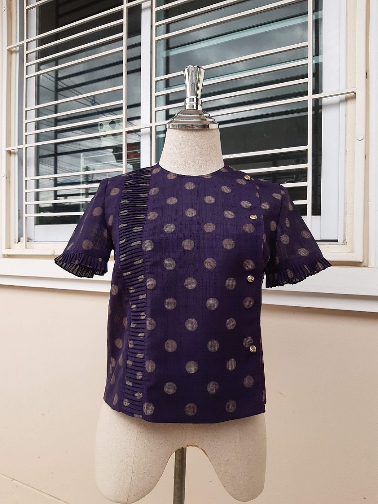 เสื้อวินเทจลายจุดสีม่วงสดใส