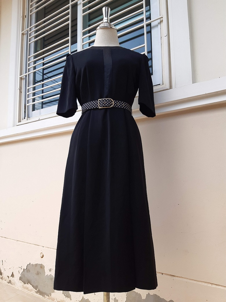 เดรสวินเทจสีดำแขนสั้น ใส่ทำงาน ใส่งานขาวดำ