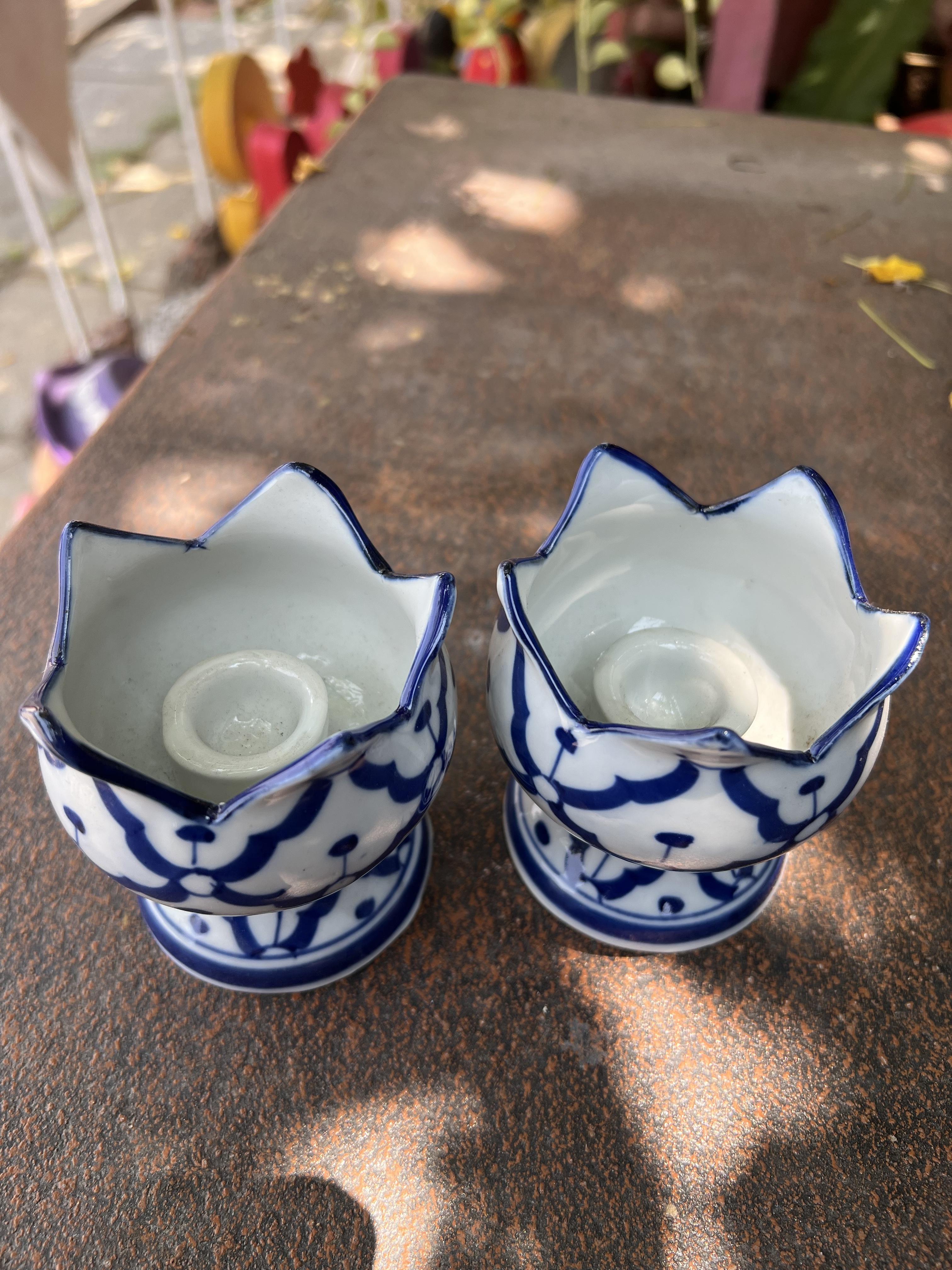 เชิงเทียนคู่ดอกบัวลายไทย