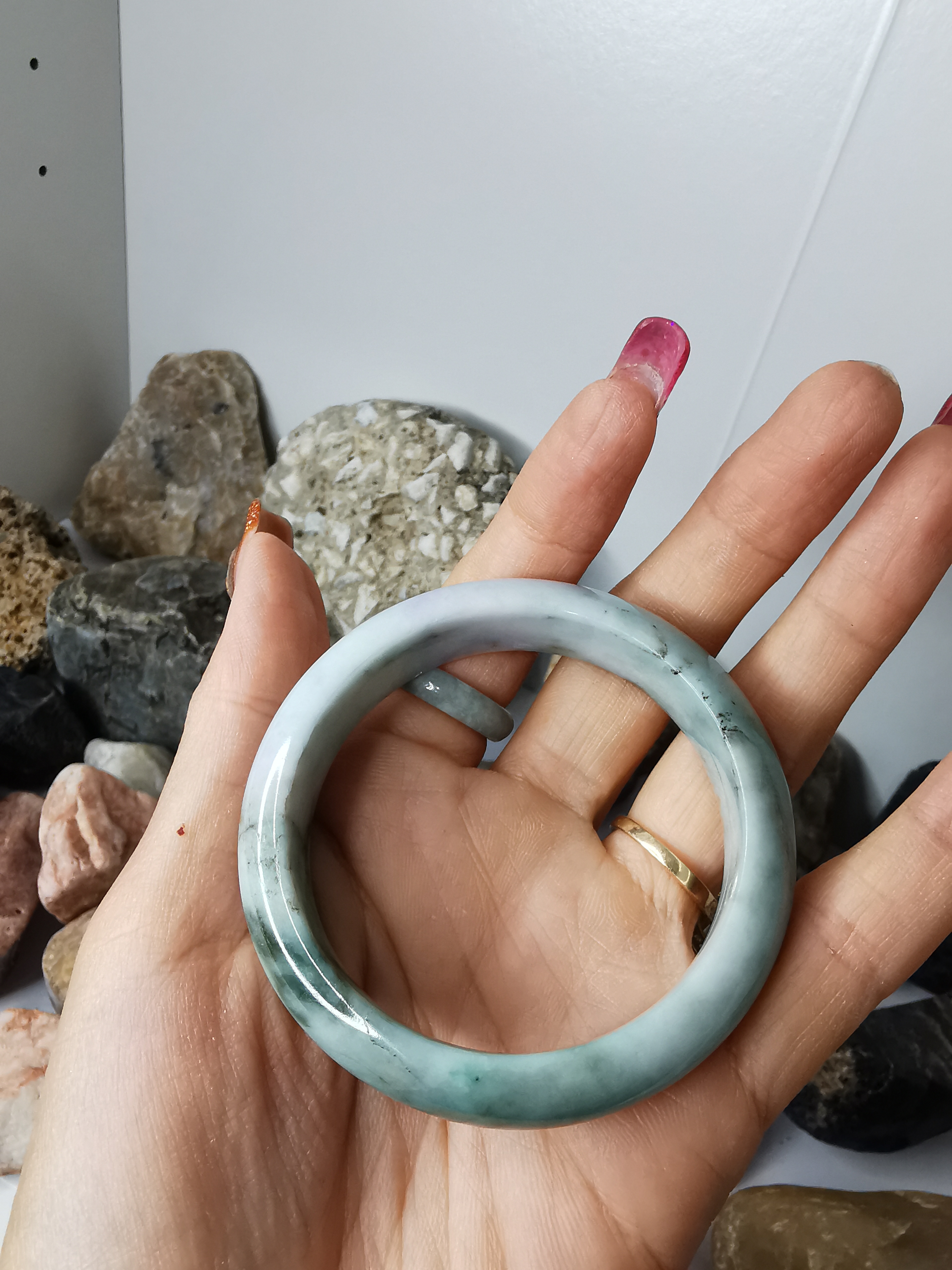 Violet Green Jade Bangle กำไลหยกเจไดต์แท้ Diameter/ เส้นผ่านศูนย์กลางด้านใน 53 mm.