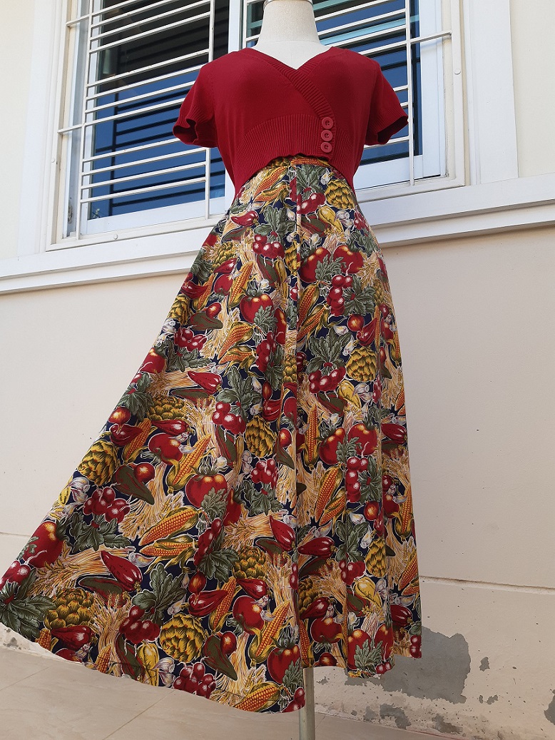 กระโปรงวินเทจลายผลไม้ (Vintage skirt)