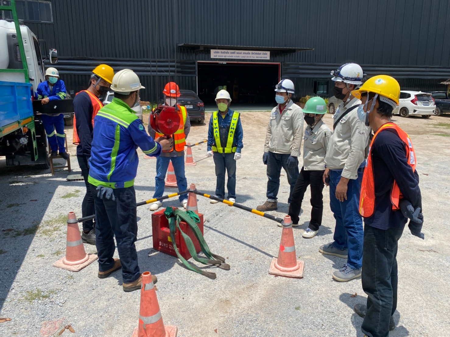 อบรมหลักสูตรเครน 4 ผู้ หลักสูตร ผู้บังคับปั้นจั่น ผู้ให้สัญญาณแก่ผู้บังคับปั้นจั่น ผู้ยึดเกาะวัสดุ และผู้ควบคุมการใช้ปั้นจั่น สำหรับปั้นจั่นชนิดเคลื่อนที่ กฎหมายใหม่ อบรม Public บาท / ท่าน อบรมเครนหลักสูตร ภาษาอังกฤษ