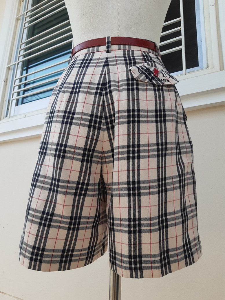 กางเกงวินเทจขาสั้นลายสก็อตสีครีม ลายคลาสสิคของแบรนด์