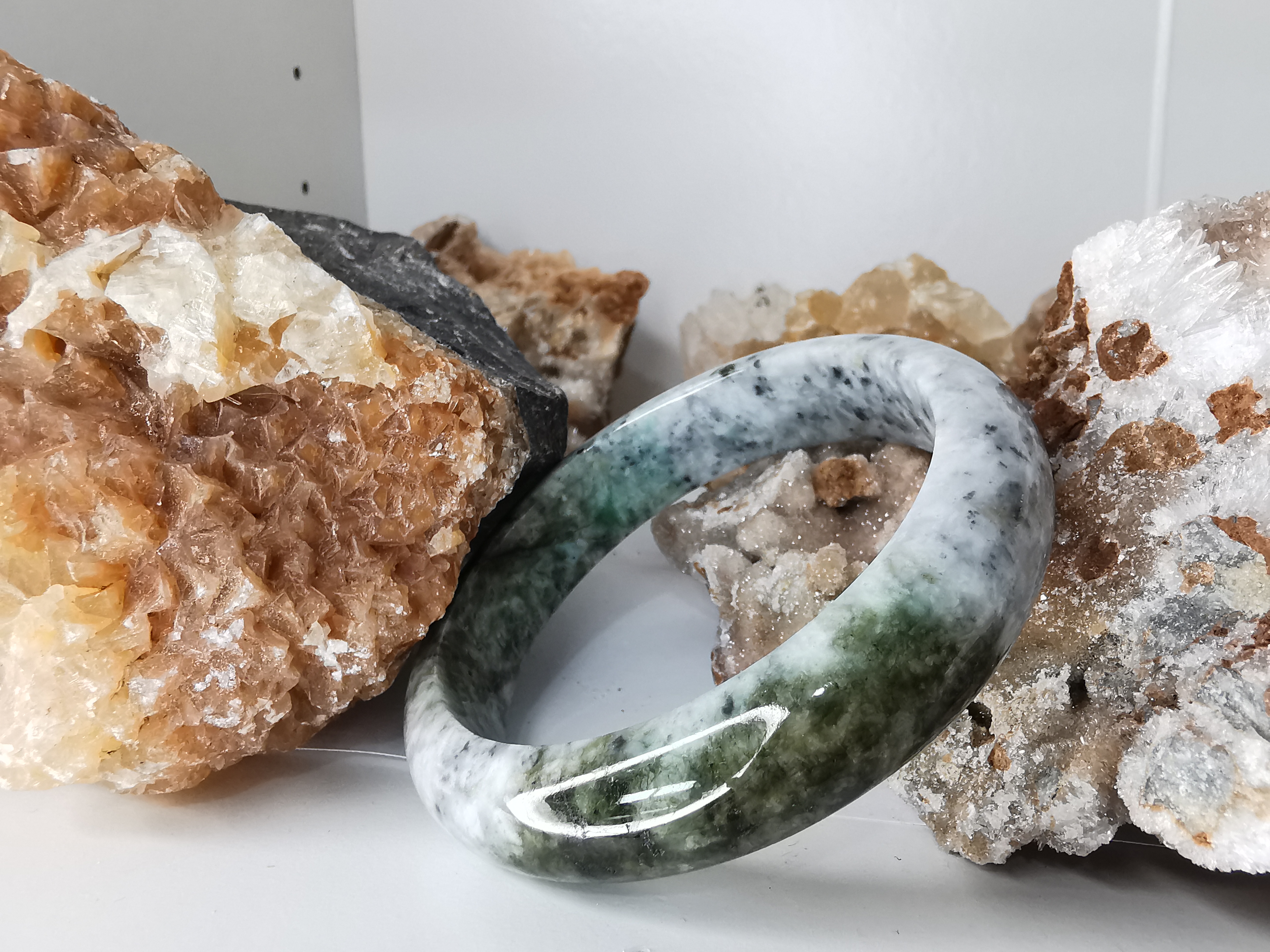 Grey Green Black Jade Bangle กำไลหยกเจไดต์แท้ Diameter/ เส้นผ่านศูนย์กลางด้านใน 59 mm.