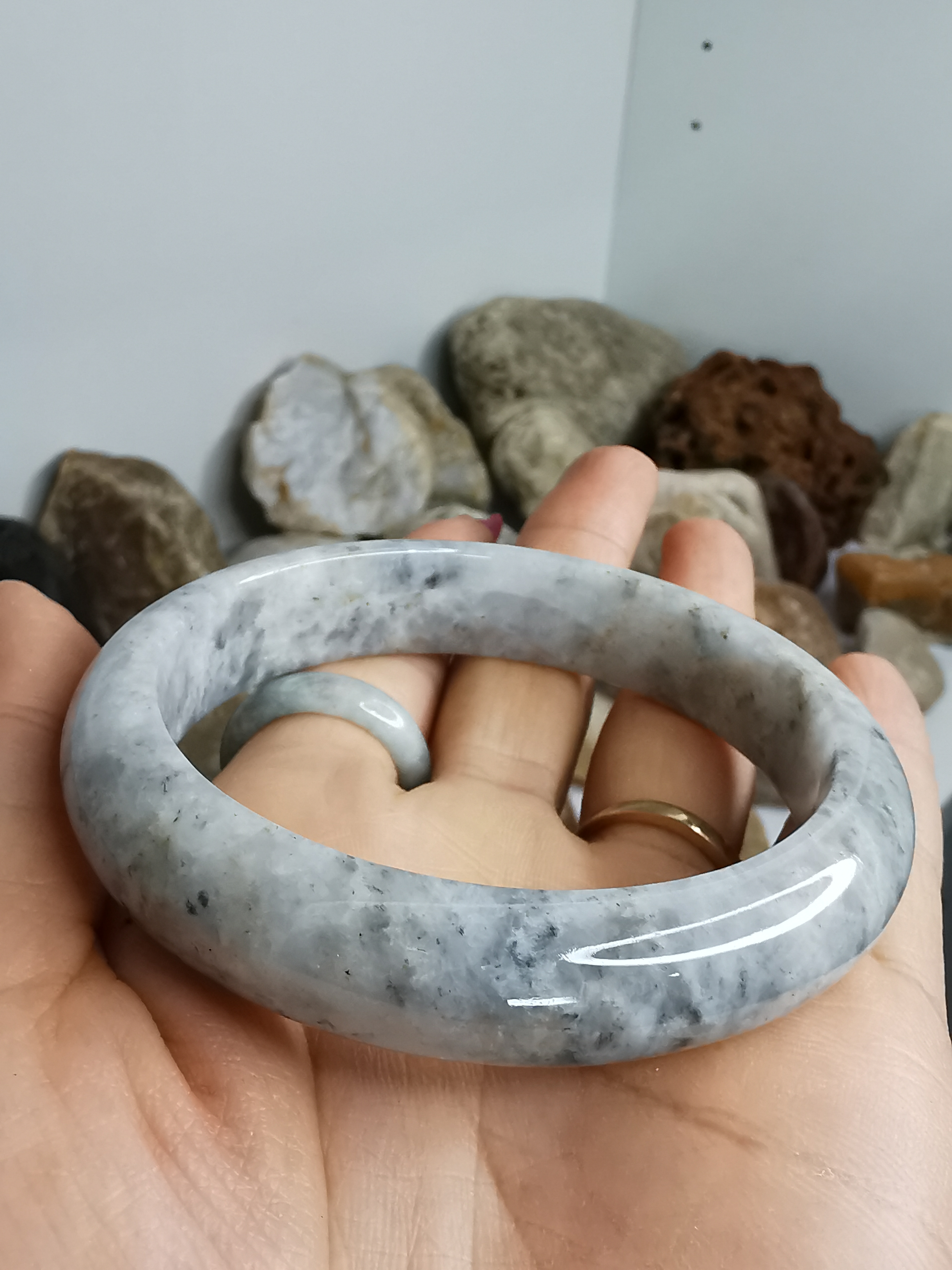 White Grey Green Bangle กำไลหยกเจไดต์แท้ Diameter/ เส้นผ่านศูนย์กลางด้านใน 59 mm.*