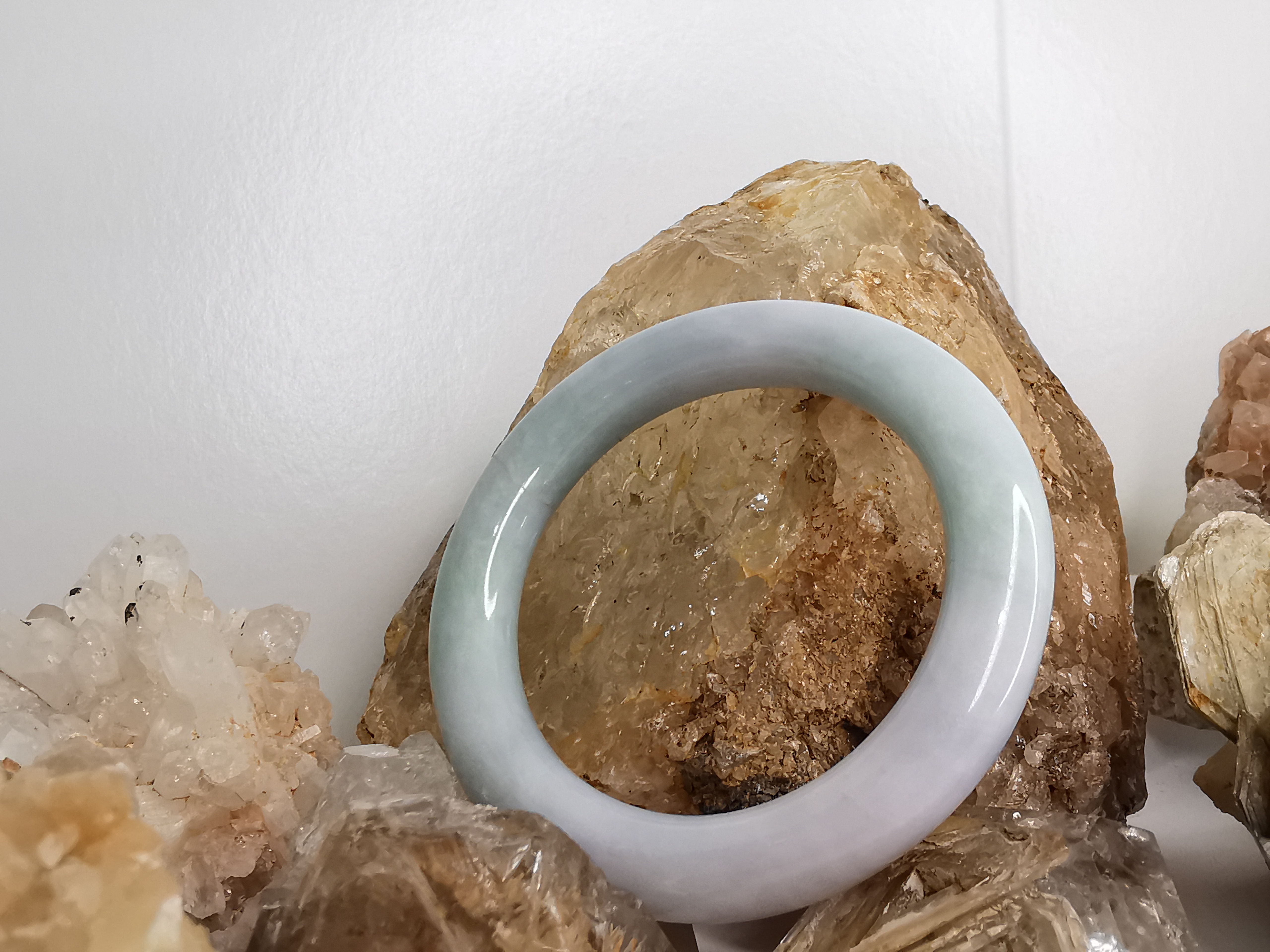 Violet White Green Bangle กำไลหยกเจไดต์แท้ Diameter/ เส้นผ่านศูนย์กลางด้านใน 52 mm.