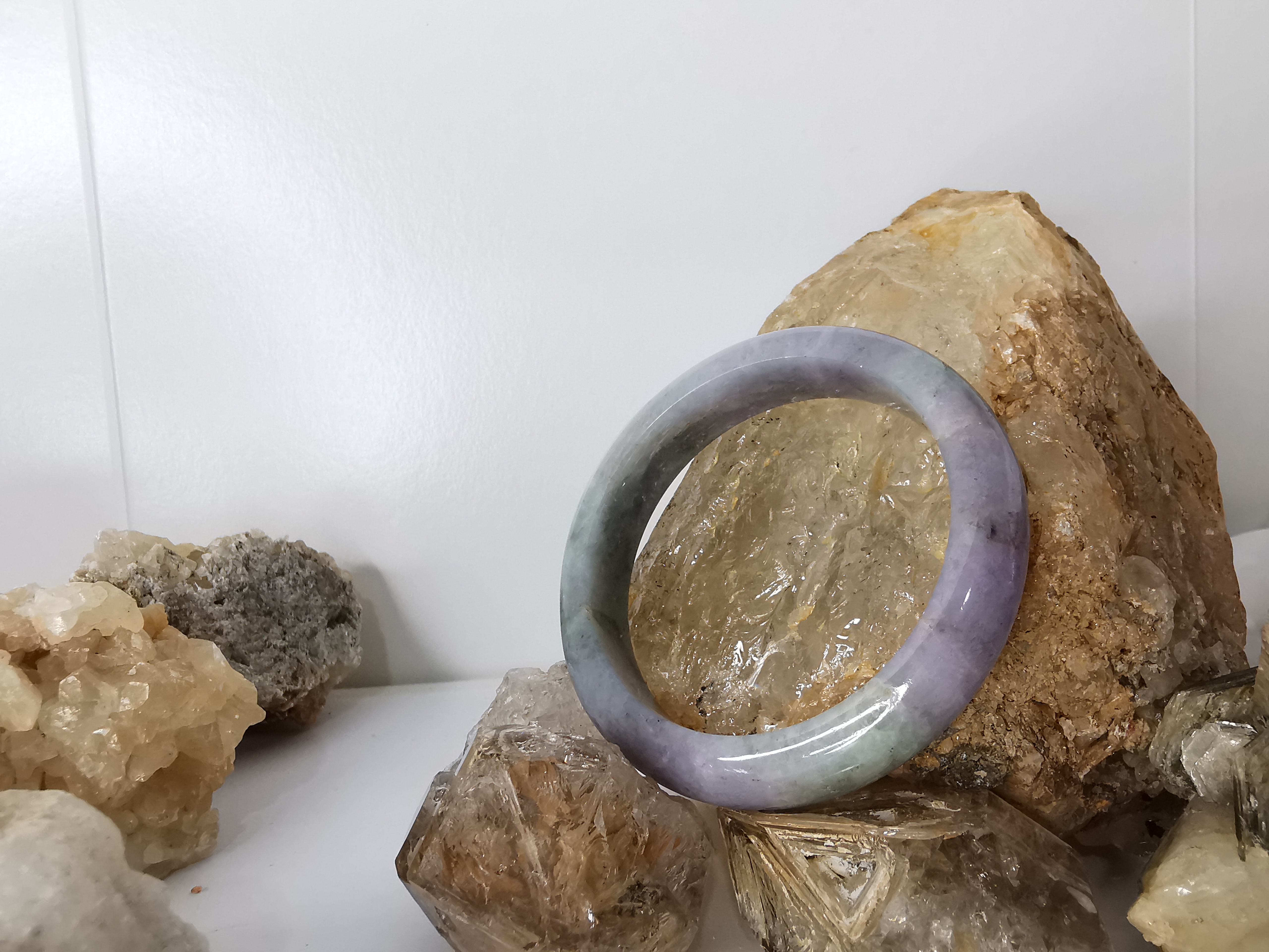 Violet Green Jadeite Bangle กำไลหยกเจไดต์แท้ Diameter/ เส้นผ่านศูนย์กลางด้านใน 55 mm.