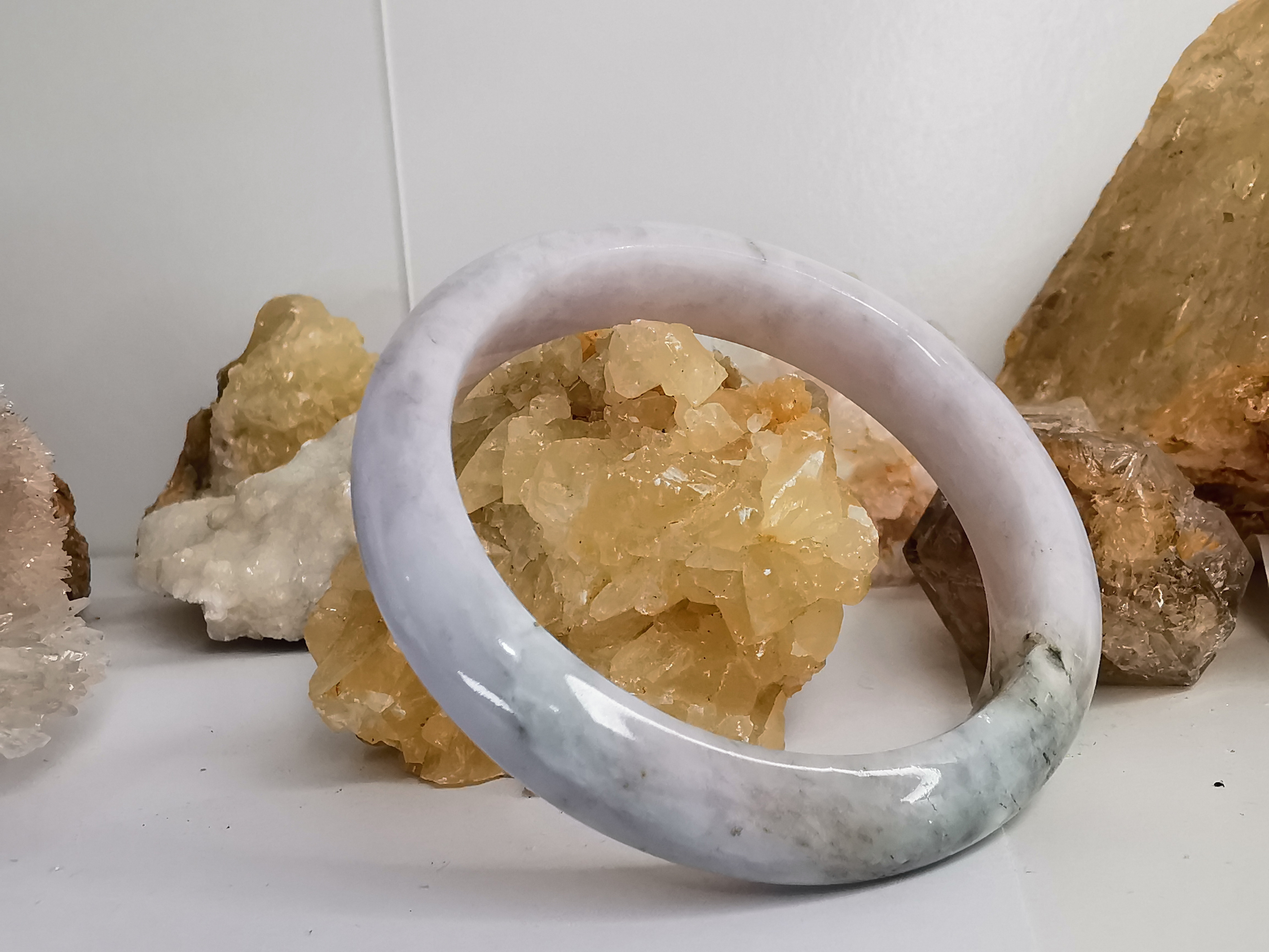 White Green Bangle กำไลหยกเจไดต์แท้ Diameter/ เส้นผ่านศูนย์กลางด้านใน 58 mm.