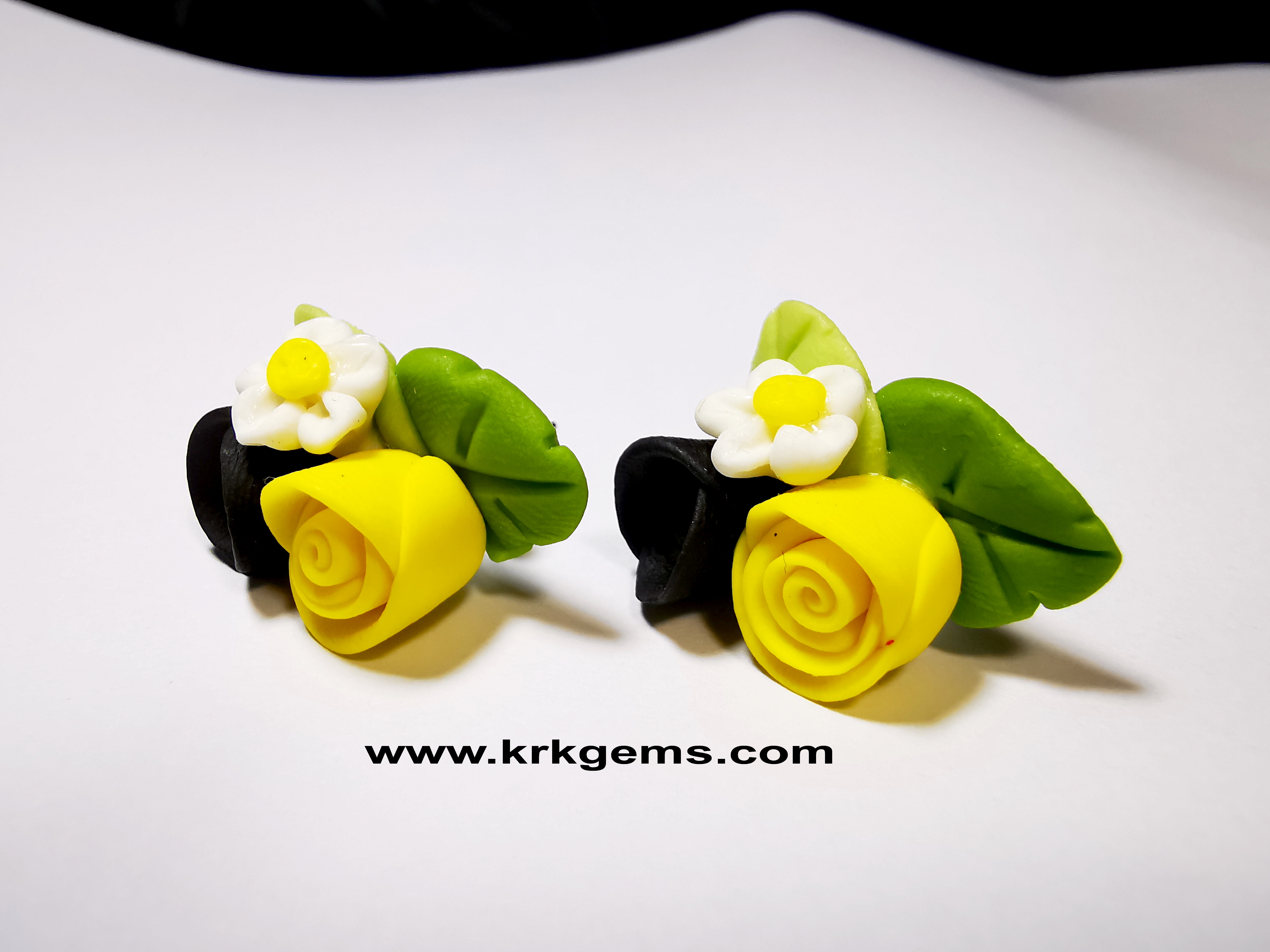 YELLOW BLACK 2ROSE HANDMADE CLAY EARRING