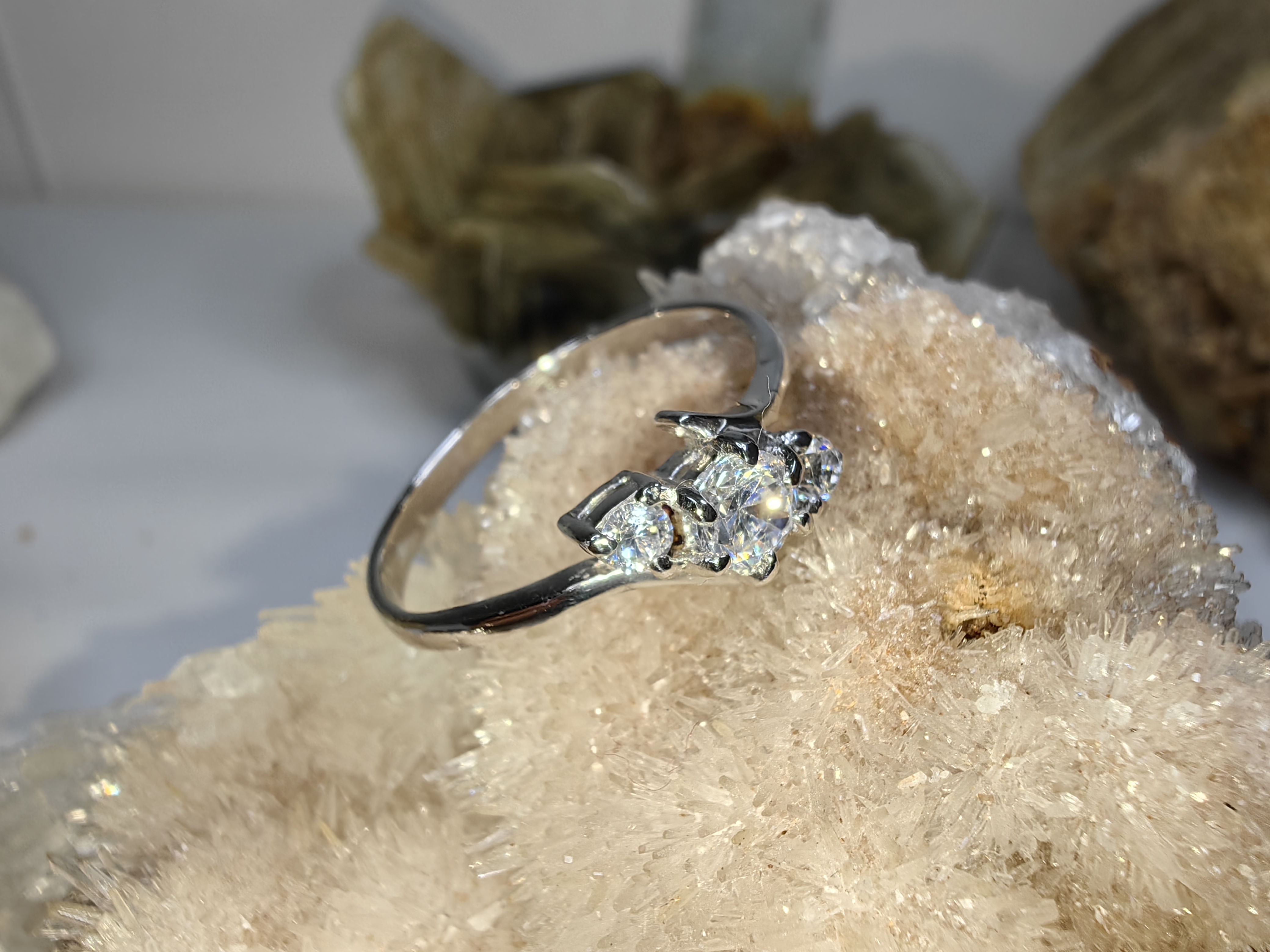 แหวนเพชร CZ เงินแท้ 92.5% Cubic Zirconia 925 Sterling Silver Ring Size 57