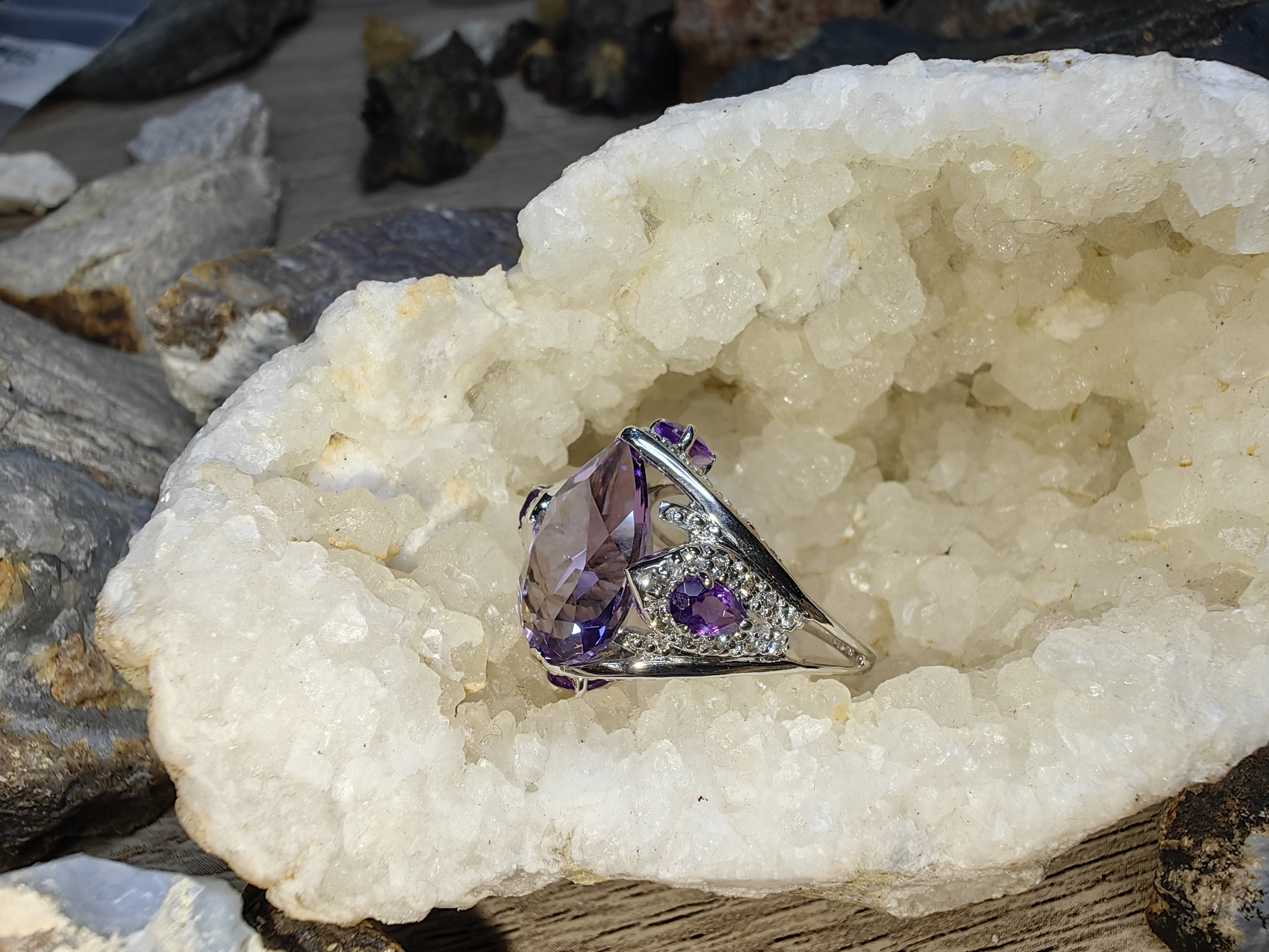AMETHYST WHITE TOPAZ RING