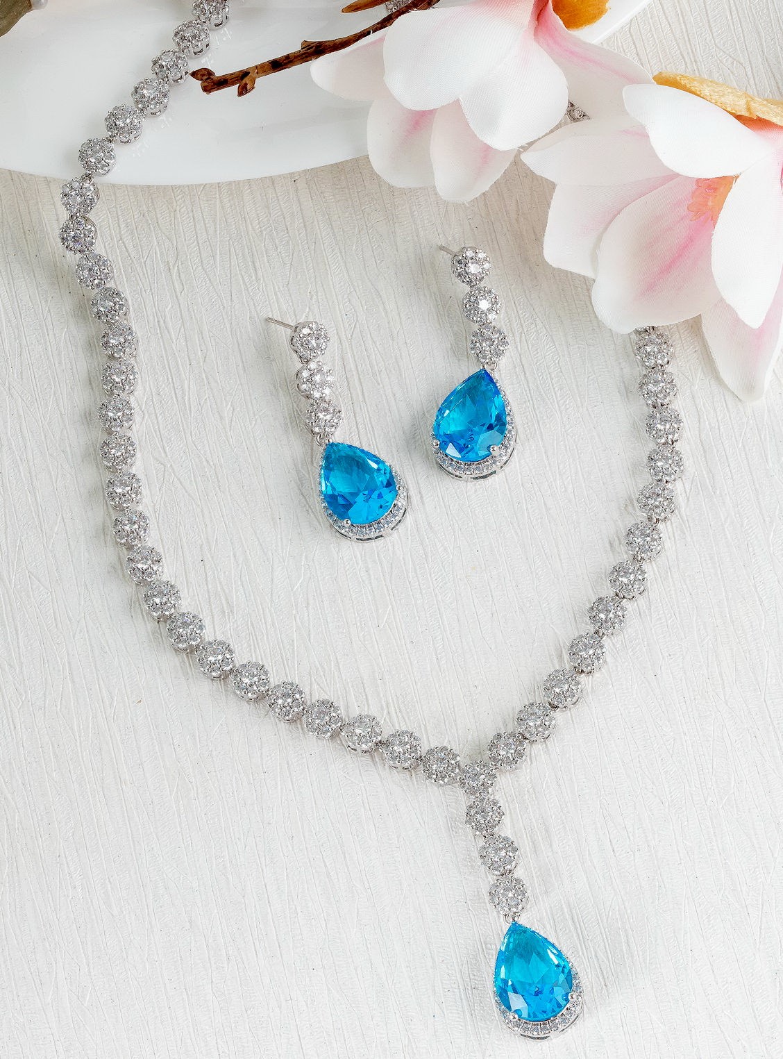 BLUE SAPPHIRE DIAMOND 18K WHITE GOLD NECKLACE EARRING สร้อยคอ ต่างหู ไพลิน ล้อมเพชร ทอง 18K Pre-order