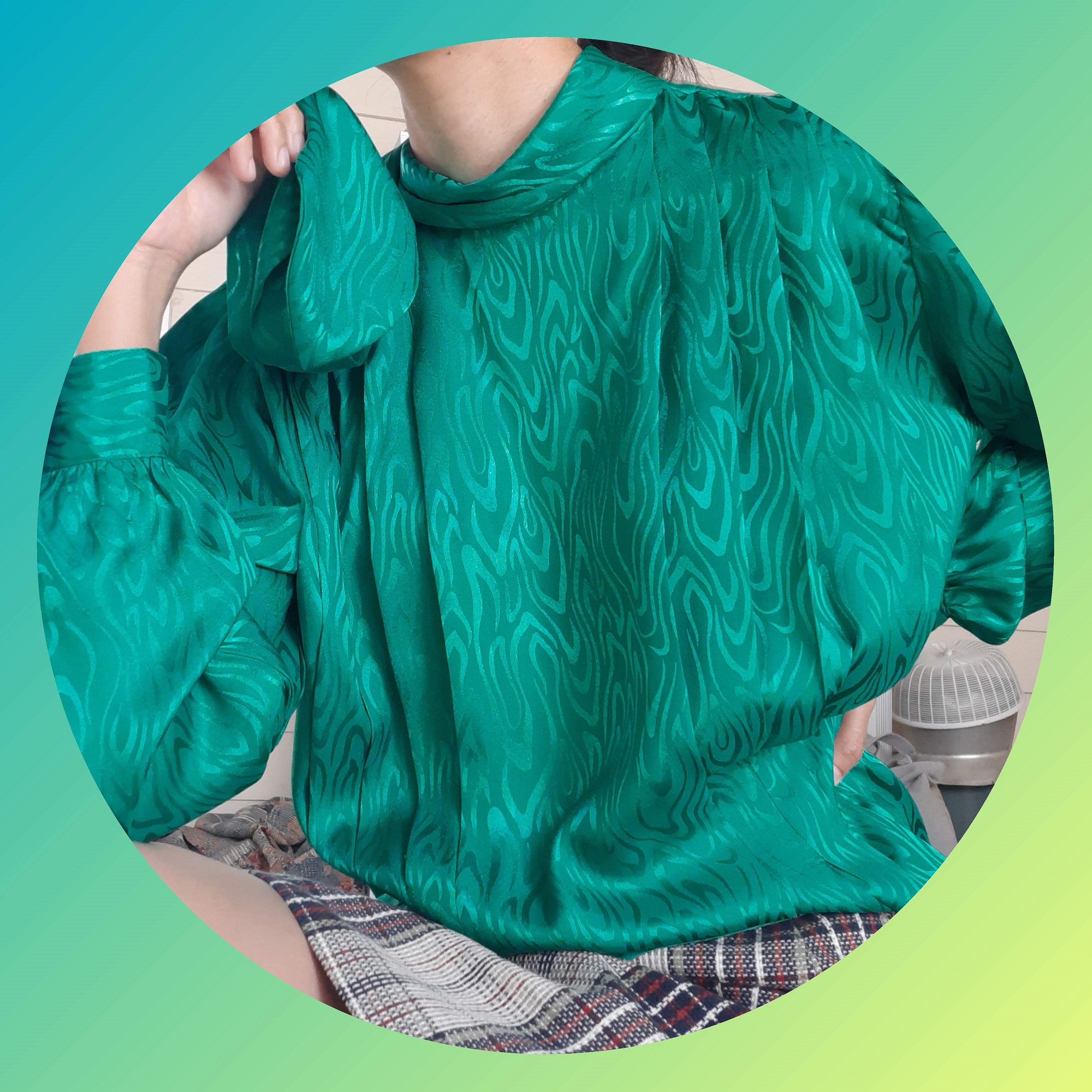 เสื้อคอเต่าวินเทจสีเขียว