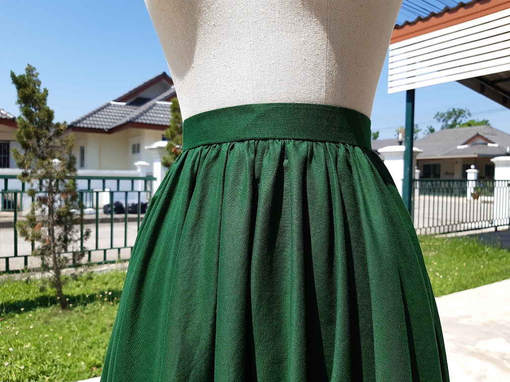 กระโปรงวินเทจงานปักสีเขียวเข้ม