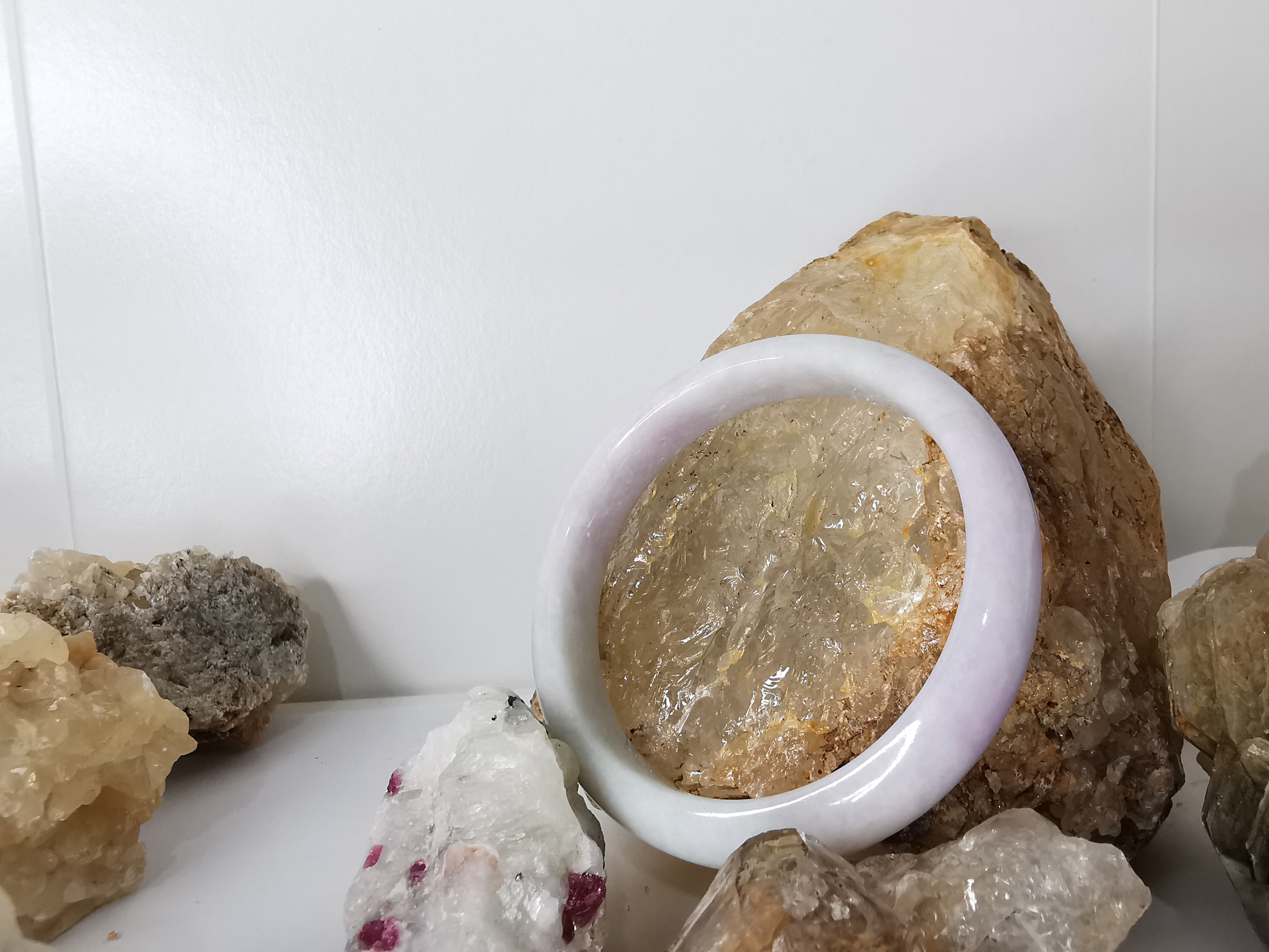 Violet Green Jadeite Bangle กำไลหยกเจไดต์แท้ Diameter/ เส้นผ่านศูนย์กลางด้านใน/size 60 mm.