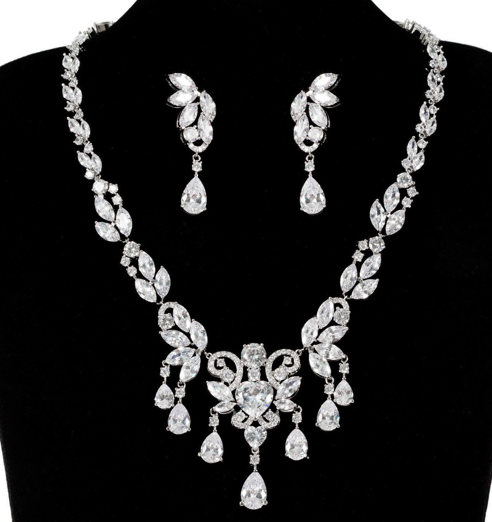 DIAMOND 18K WHITE GOLD NECKLACE EARRING สร้อยคอ ต่างหู เพชร ทอง 18K Pre-order