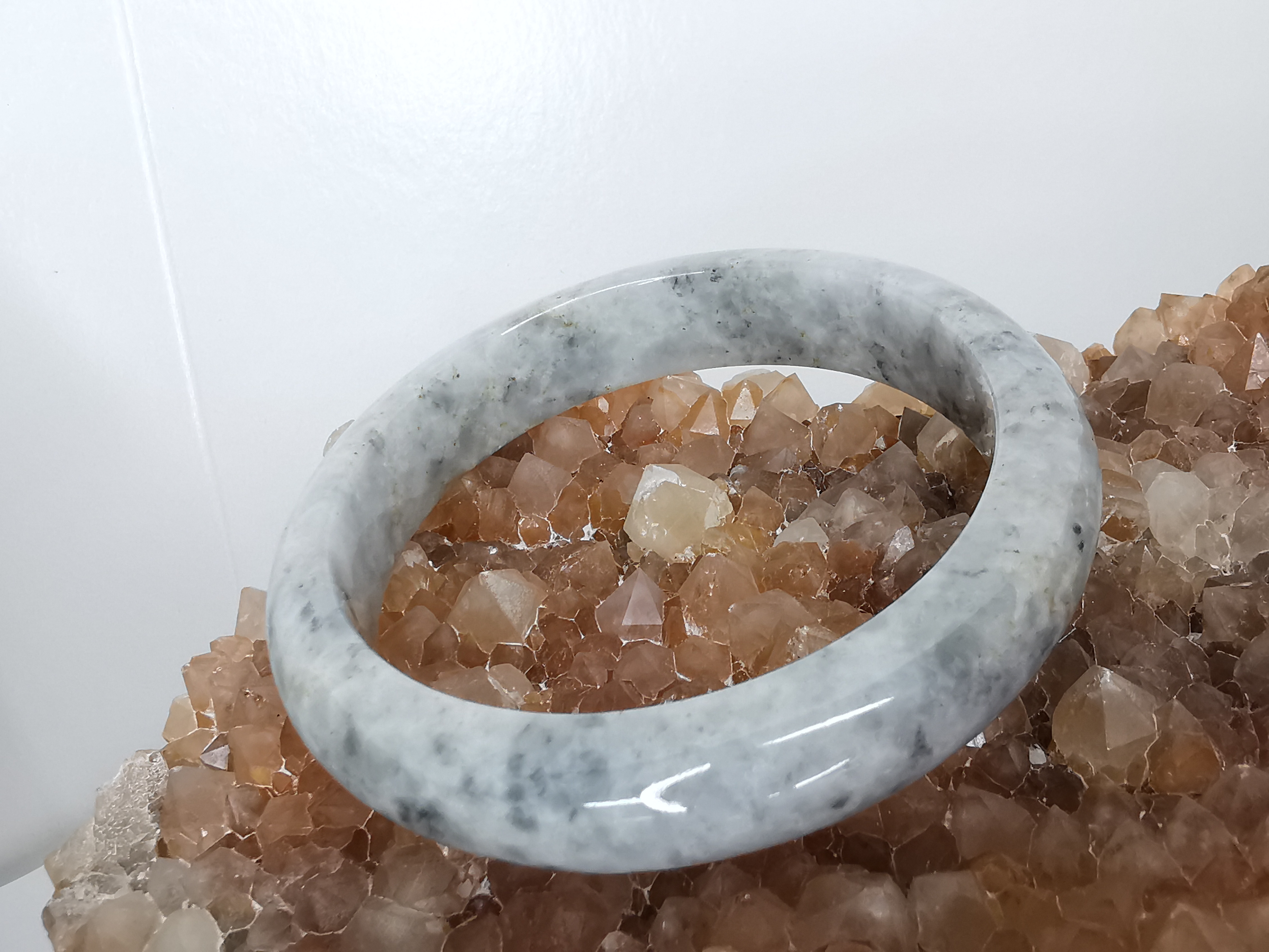 White Grey Green Bangle กำไลหยกเจไดต์แท้ Diameter/ เส้นผ่านศูนย์กลางด้านใน 59 mm.*