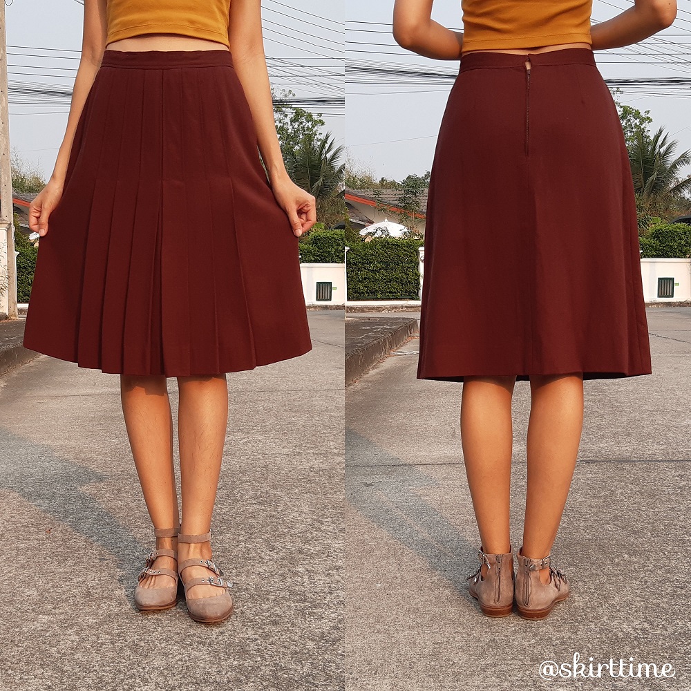 กระโปรงพลีทสีน้ำตาล แบรนด์ Chloe'