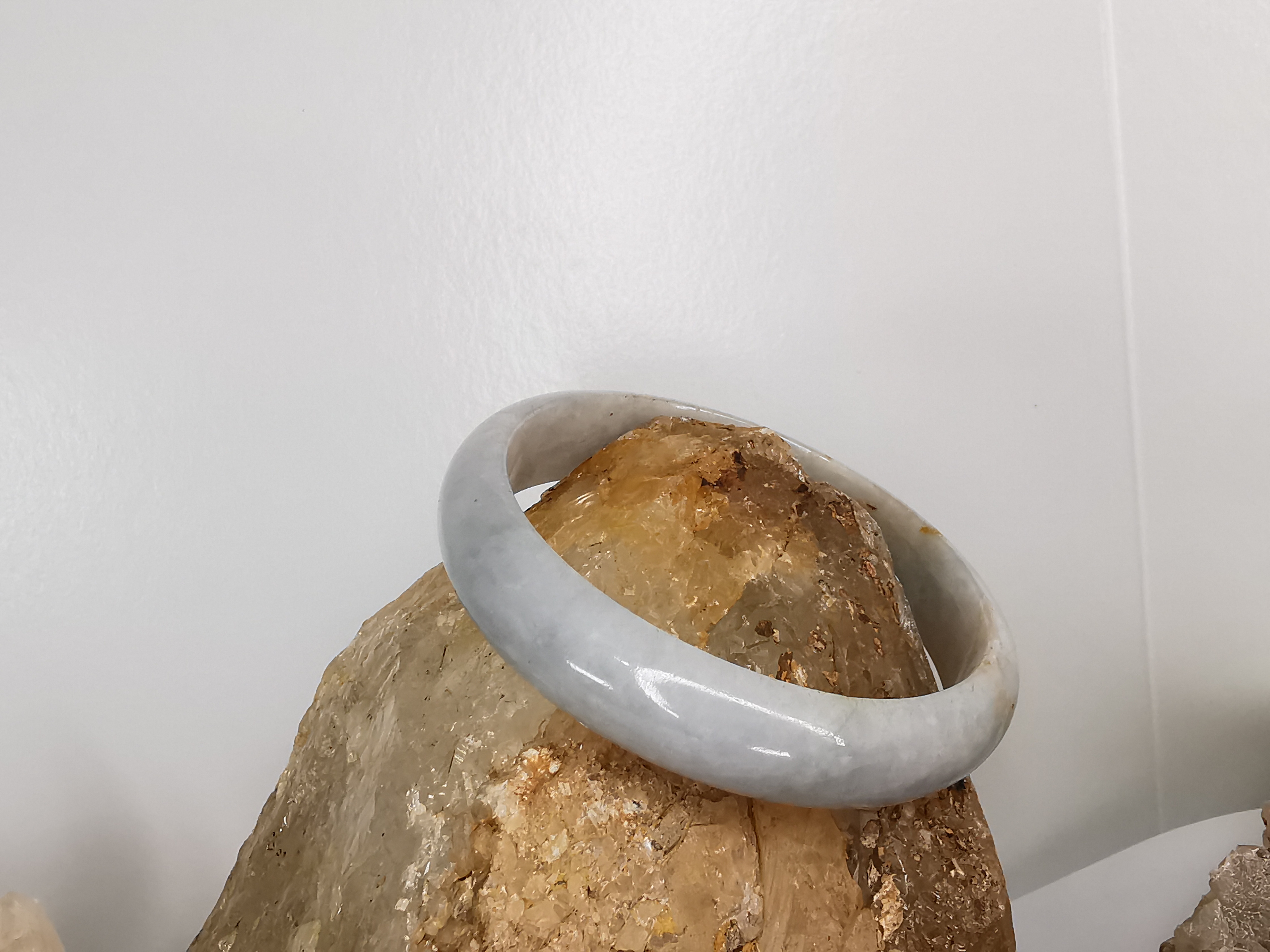 White Green Yellow Jade Bangle กำไลหยกเจไดต์แท้ Diameter/ เส้นผ่านศูนย์กลางด้านใน 56 mm.