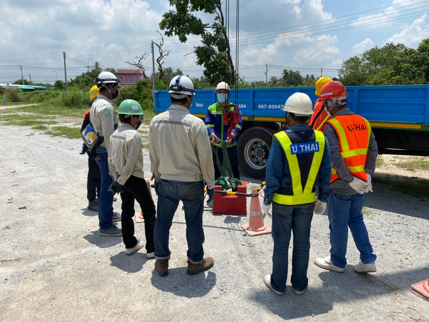 อบรมหลักสูตรเครน 4 ผู้ หลักสูตร ผู้บังคับปั้นจั่น ผู้ให้สัญญาณแก่ผู้บังคับปั้นจั่น ผู้ยึดเกาะวัสดุ และผู้ควบคุมการใช้ปั้นจั่น สำหรับปั้นจั่นชนิดเคลื่อนที่ กฎหมายใหม่ อบรม Public บาท / ท่าน อบรมเครนหลักสูตร ภาษาอังกฤษ