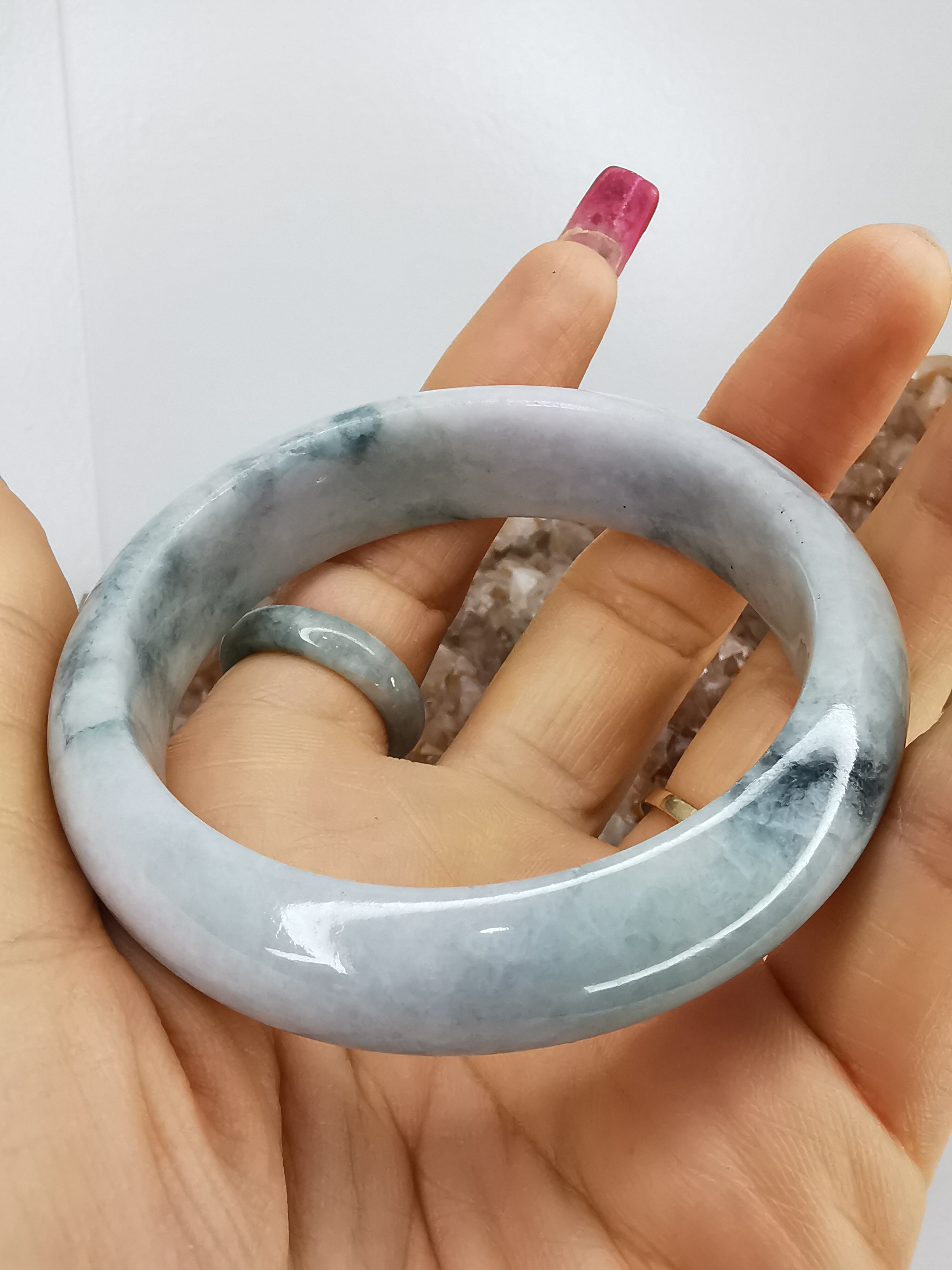 Green White Bangle กำไลหยกเจไดต์แท้ Diameter/ เส้นผ่านศูนย์กลางด้านใน 55 mm.