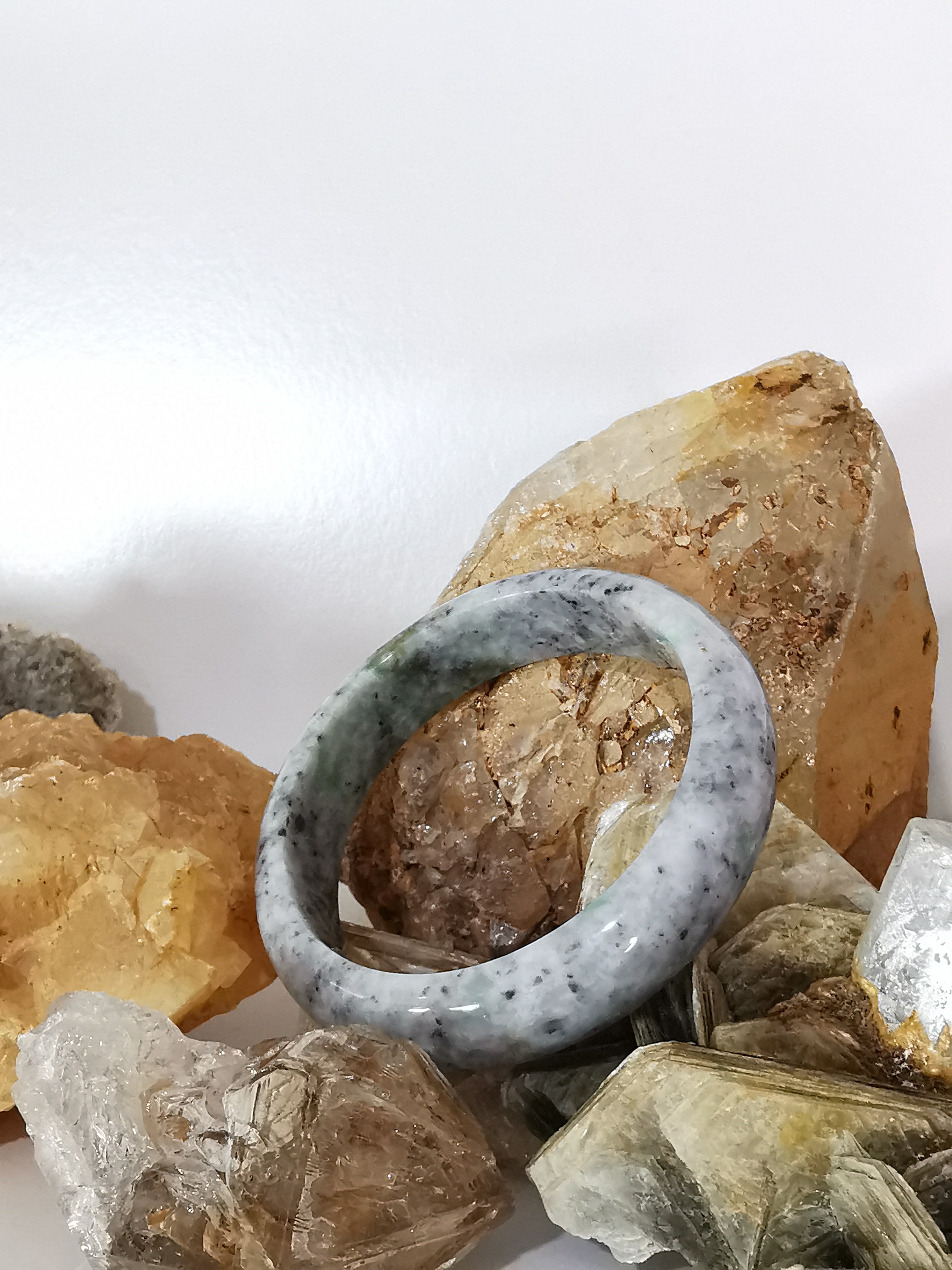 Green Grey White Bangle กำไลหยกเจไดต์แท้ Diameter/ เส้นผ่านศูนย์กลางด้านใน 59 mm.