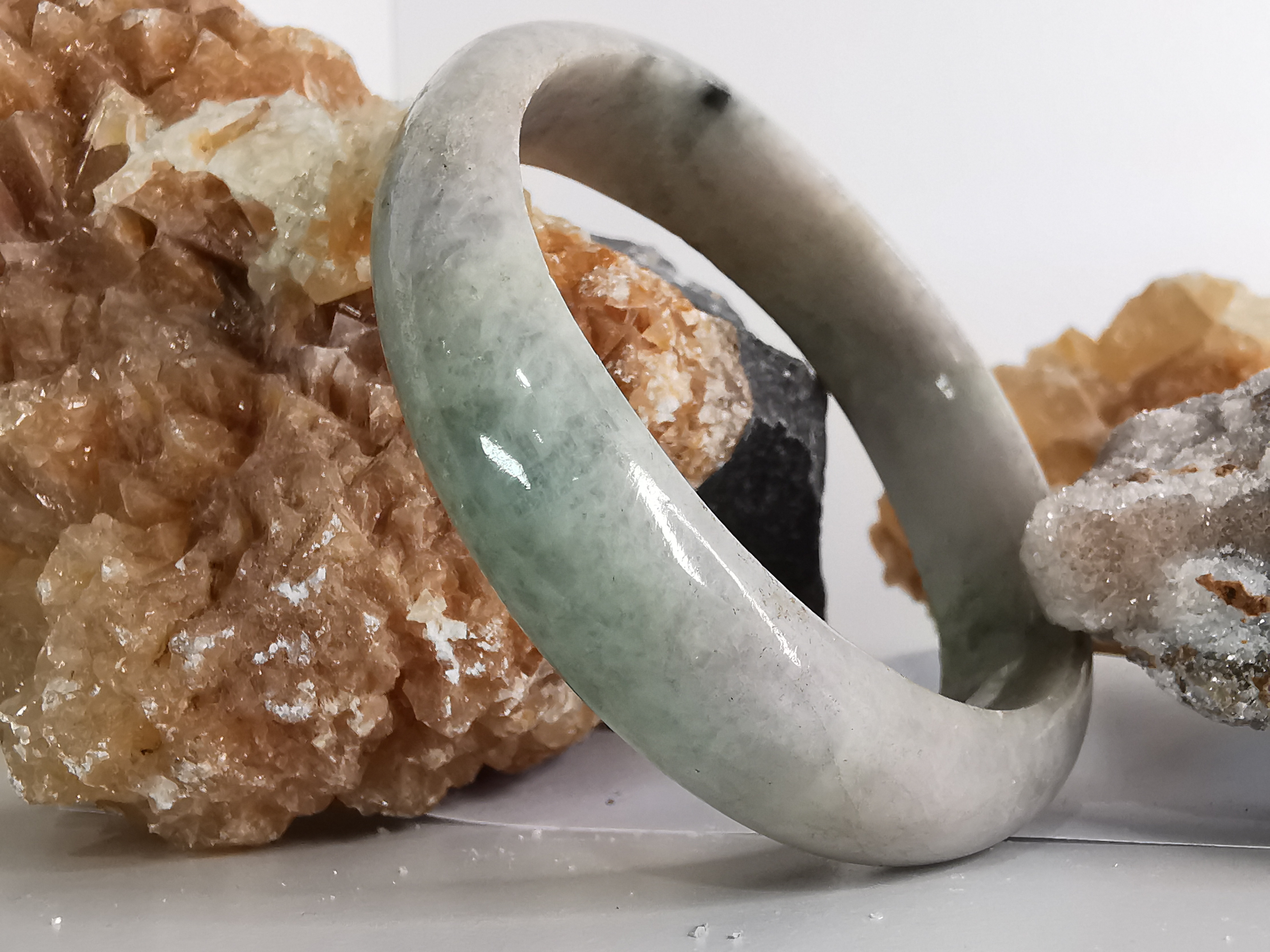 White Green Yellow Jade Bangle กำไลหยกเจไดต์แท้ Diameter/ เส้นผ่านศูนย์กลางด้านใน 57 mm.