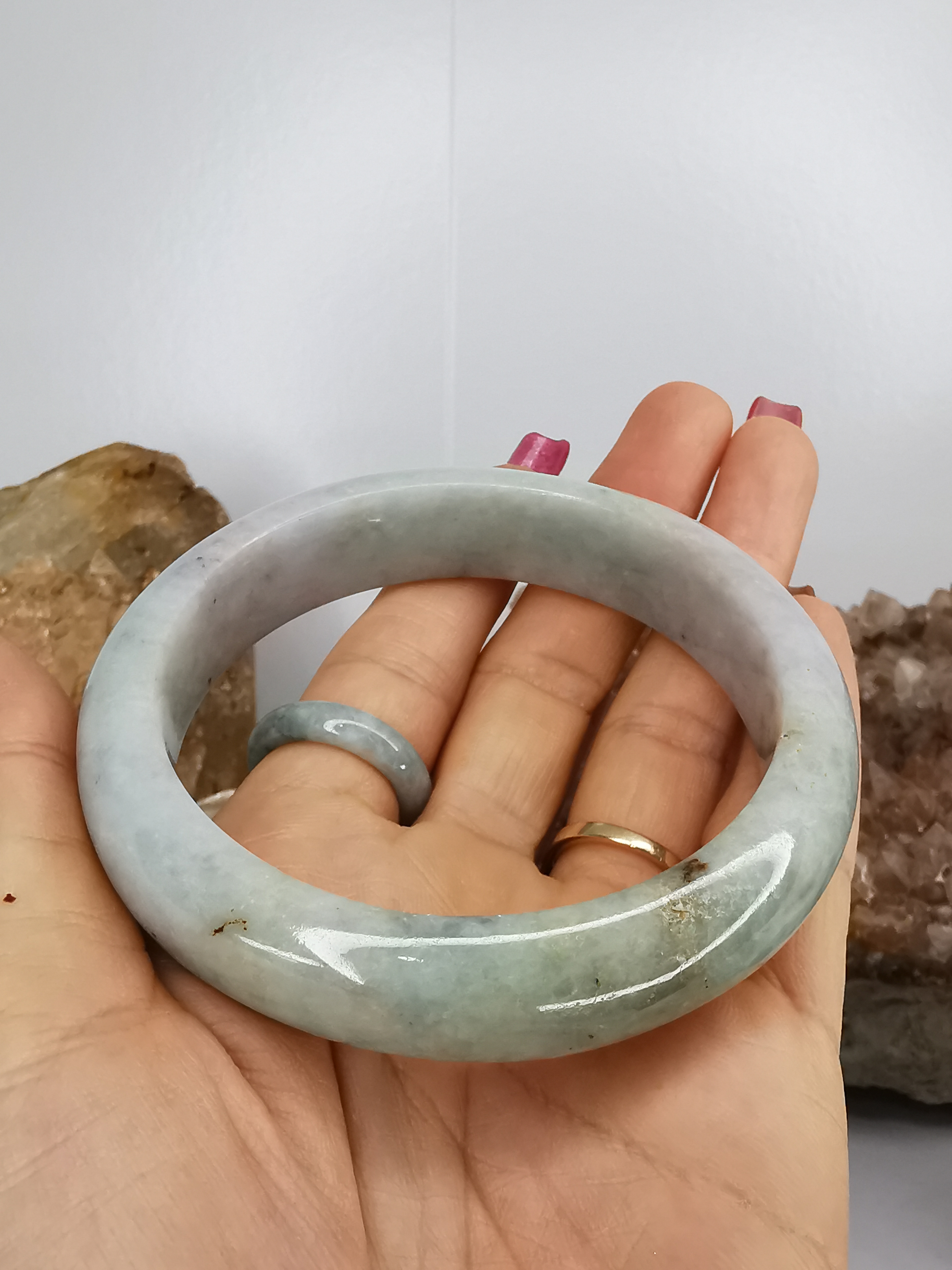 Violet Green Yellow Brown Bangle กำไลหยกเจไดต์แท้ Diameter/ เส้นผ่านศูนย์กลางด้านใน 63 mm.