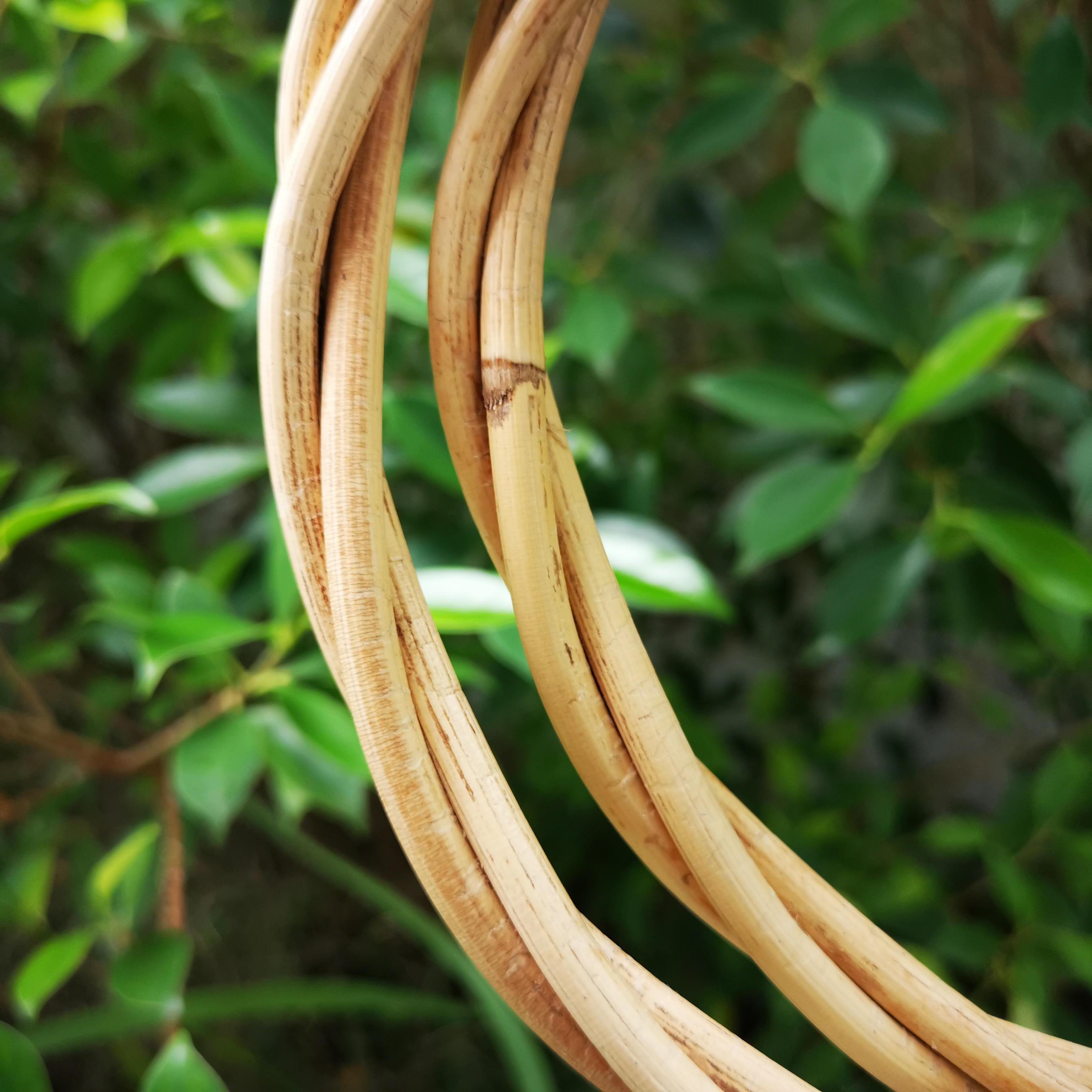 MW-22 หูหวายทรงกลมบิดเกลียว-สีธรรมชาติ 17x17 cm.