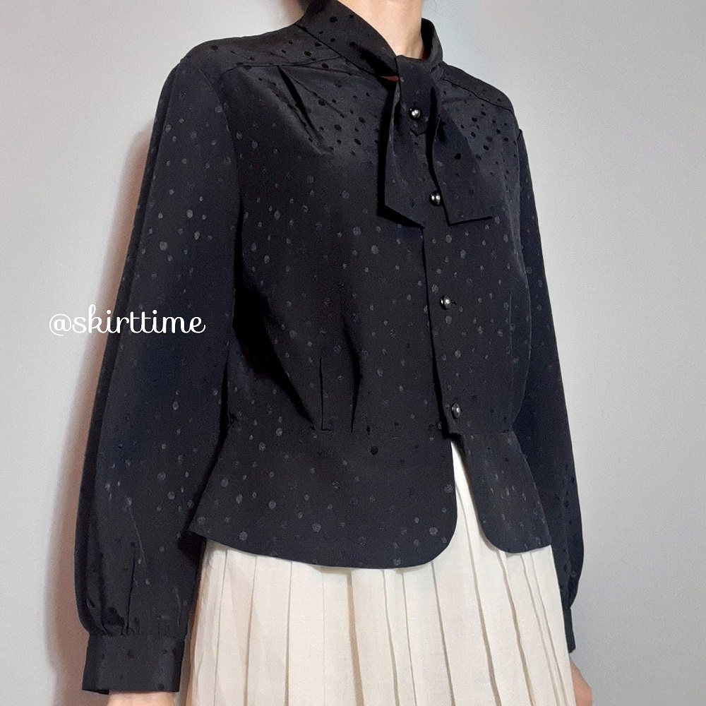 เสื้อแขนยาวสีดำลายจุด Polakdots (Vintage Blouse) ใส่ทำงาน