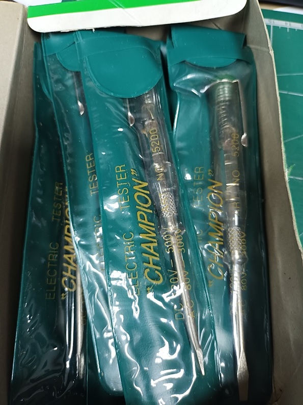SALE Champion ไขควงลองไฟ ไขควงเทสไฟได้ No.5200 บรรจุซองเขียวอย่างดี