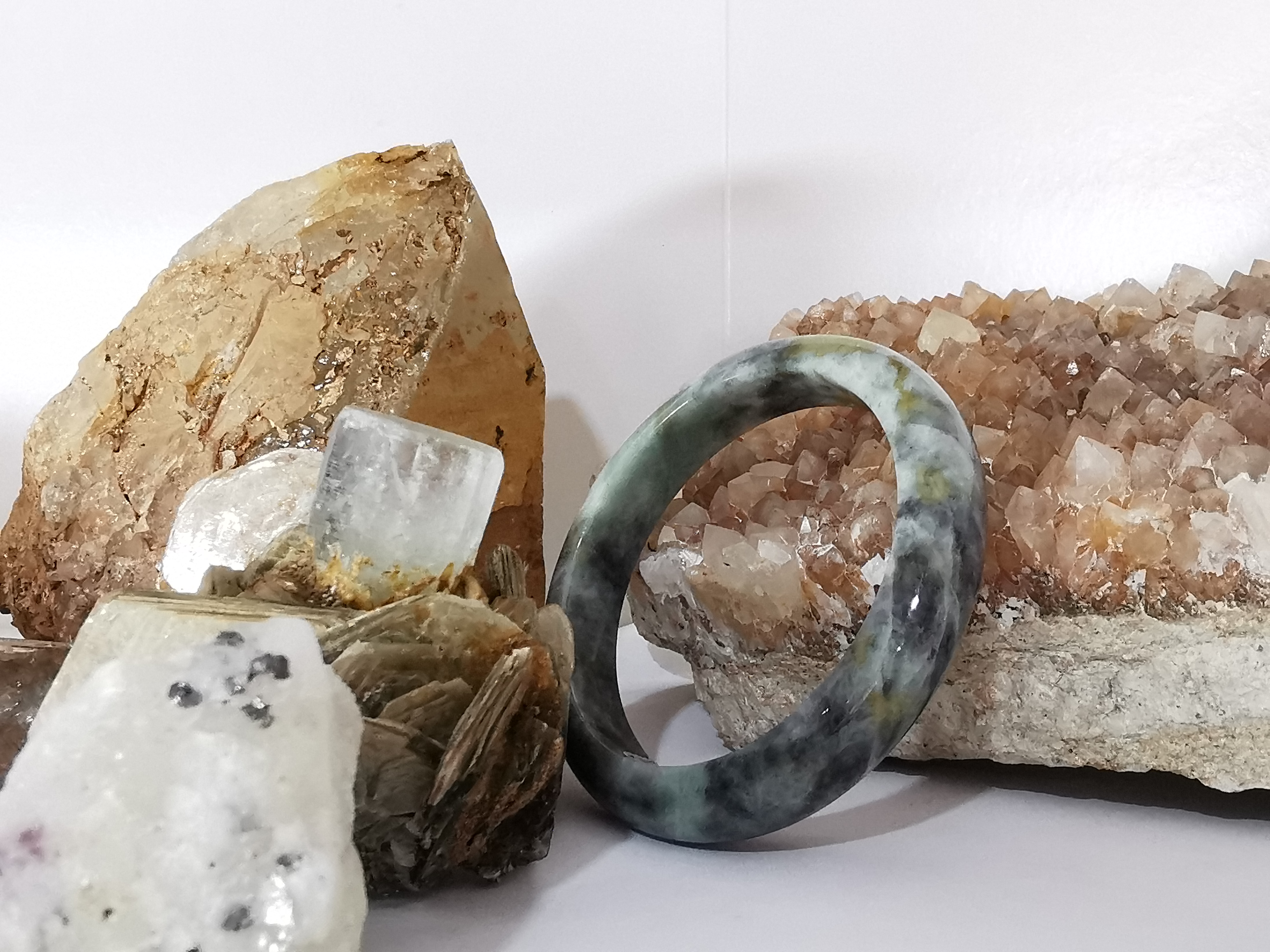 Green Grey Black White Bangle กำไลหยกเจไดต์แท้ Diameter/ เส้นผ่านศูนย์กลางด้านใน 58 mm.