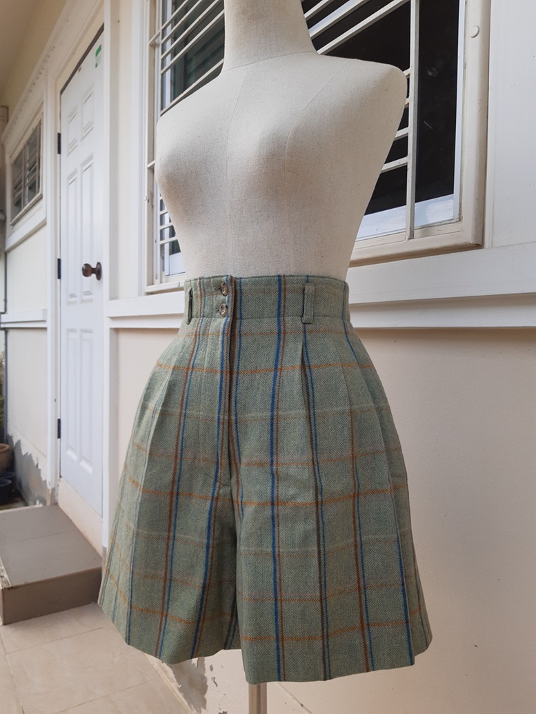 กางเกงเอวสูงลายสก๊อตสีเขียวมิ้นต์ ผ้าวูลวินเทจ (Vintage Wool Fabric)