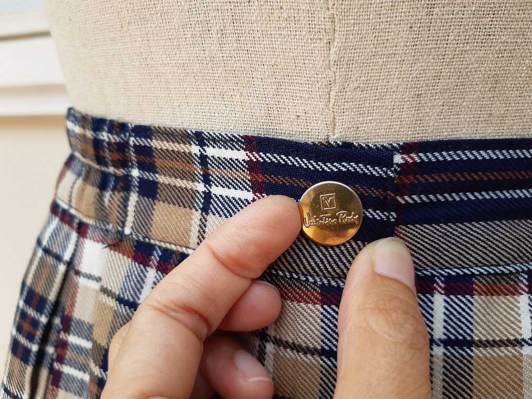 กระโปรงพลีทลายสก๊อต แบรนด์ Valentino