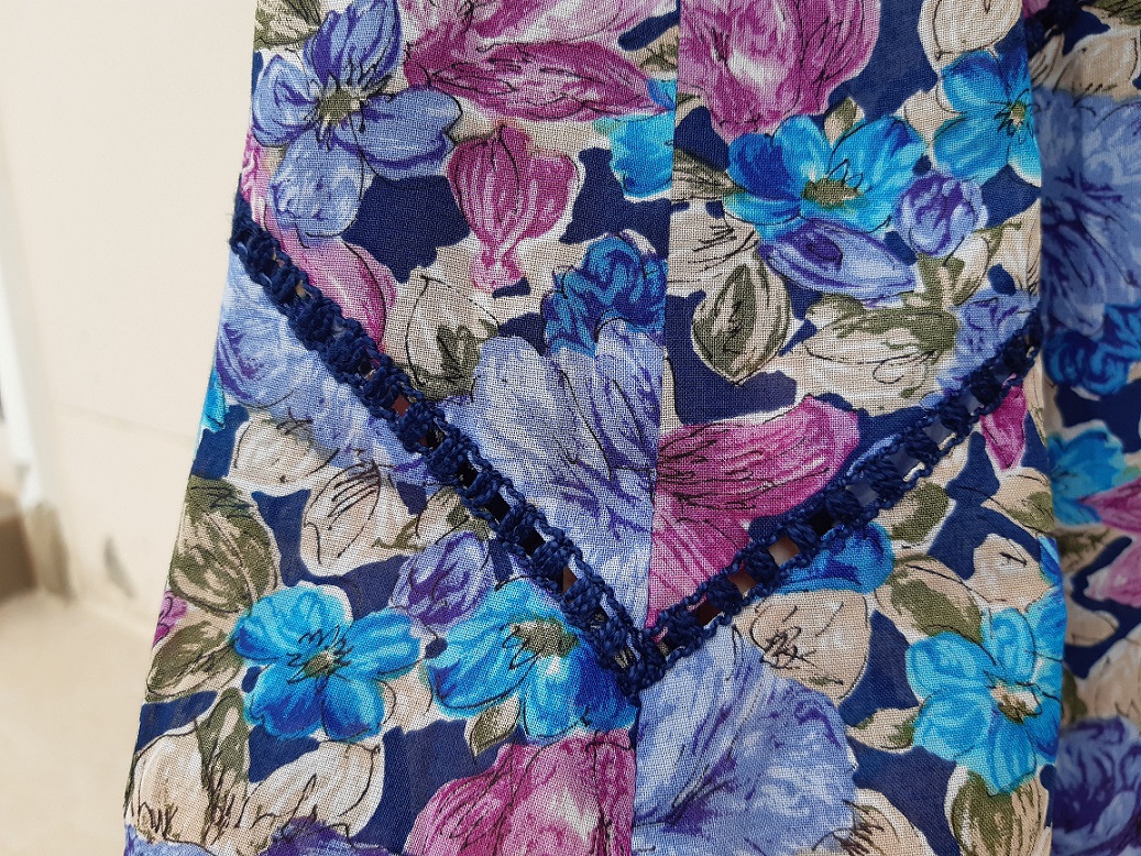 กระโปรงวินเทจลายดอกไม้สีฟ้า สีม่วง