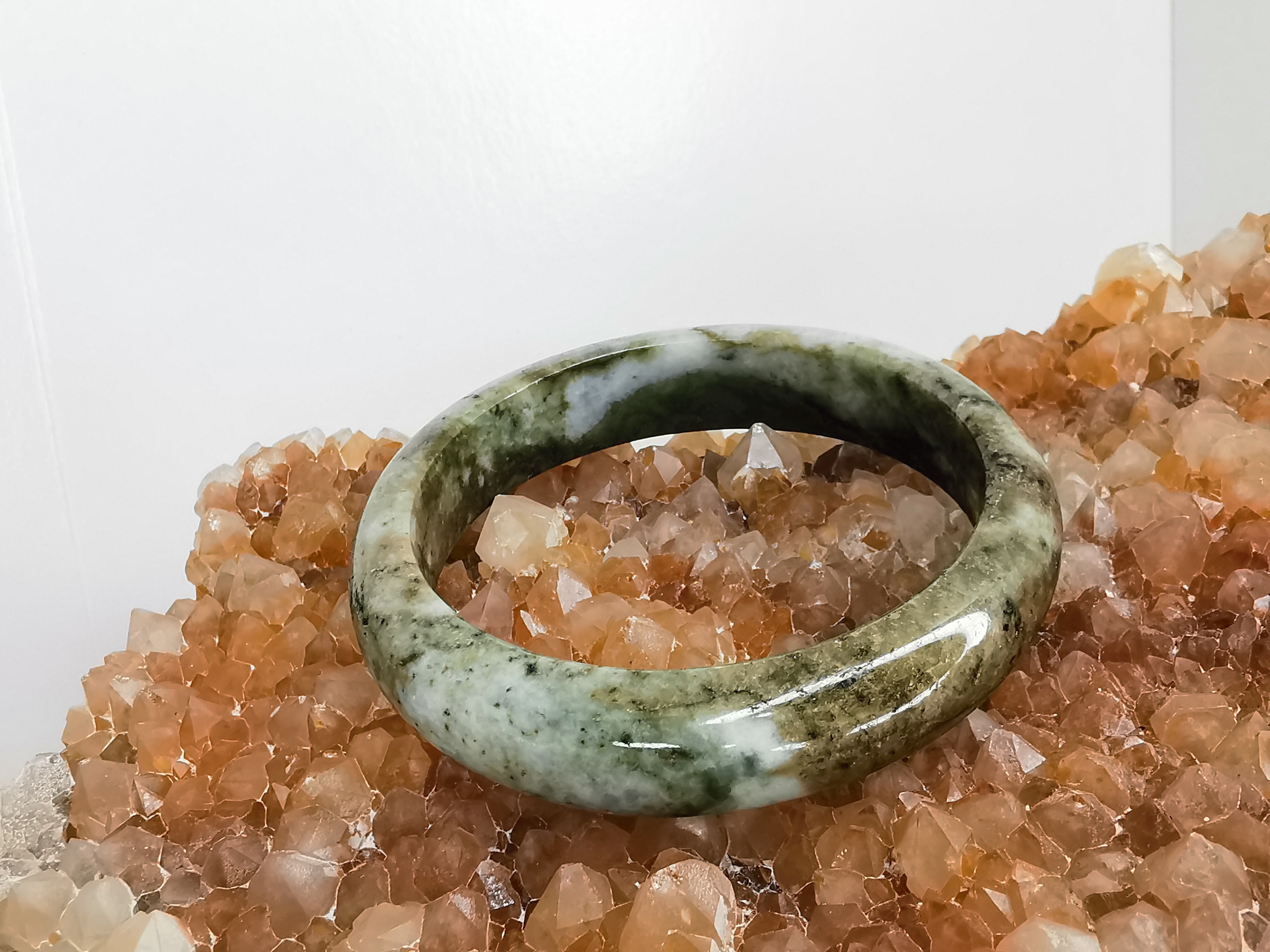 Green White Brown Jade Bangle กำไลหยกเจไดต์แท้ Diameter/ เส้นผ่านศูนย์กลางด้านใน 58 mm.