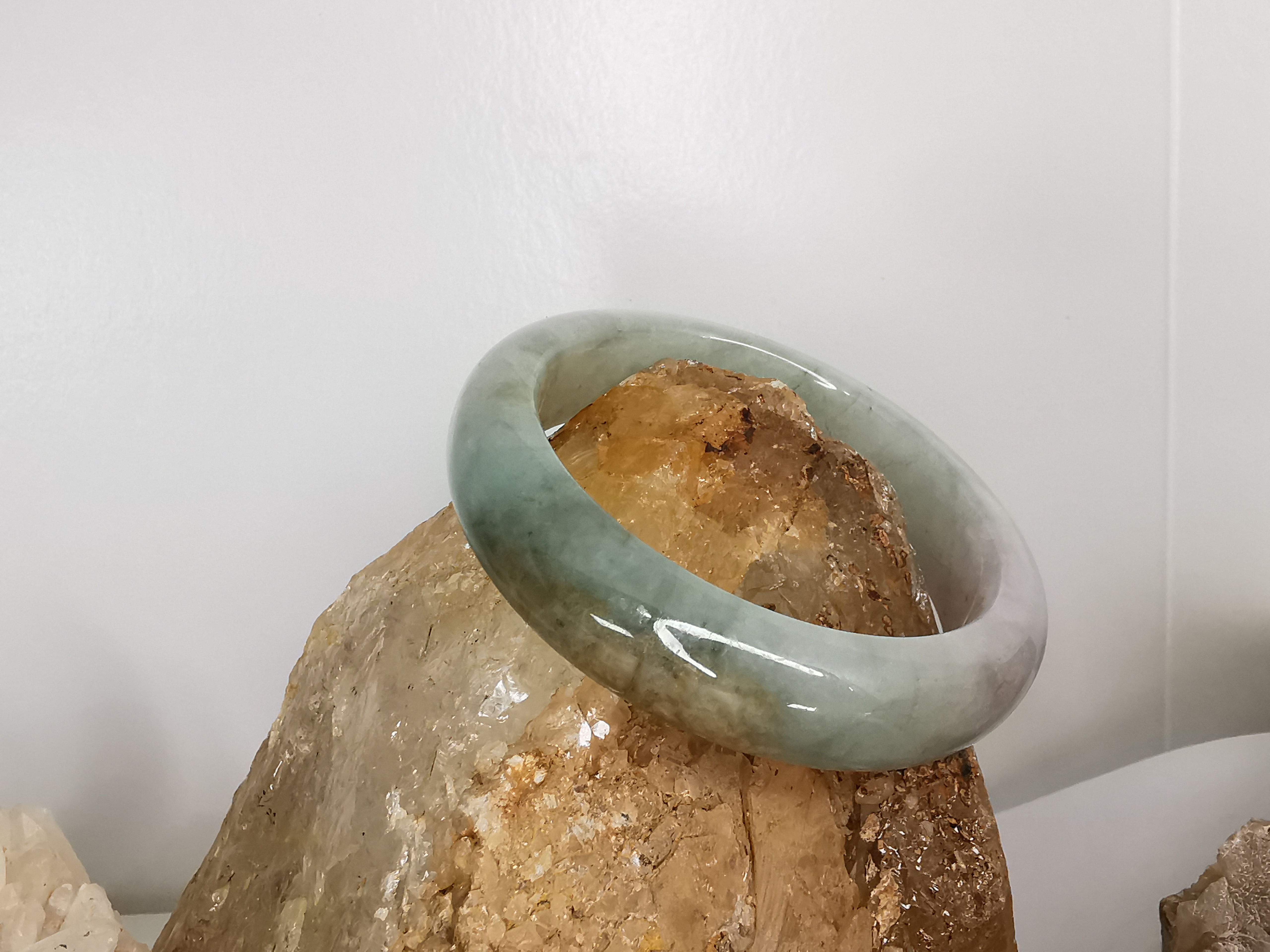 Violet Green Yellow White Bangle กำไลหยกเจไดต์แท้ Diameter/ เส้นผ่านศูนย์กลางด้านใน 51 mm.