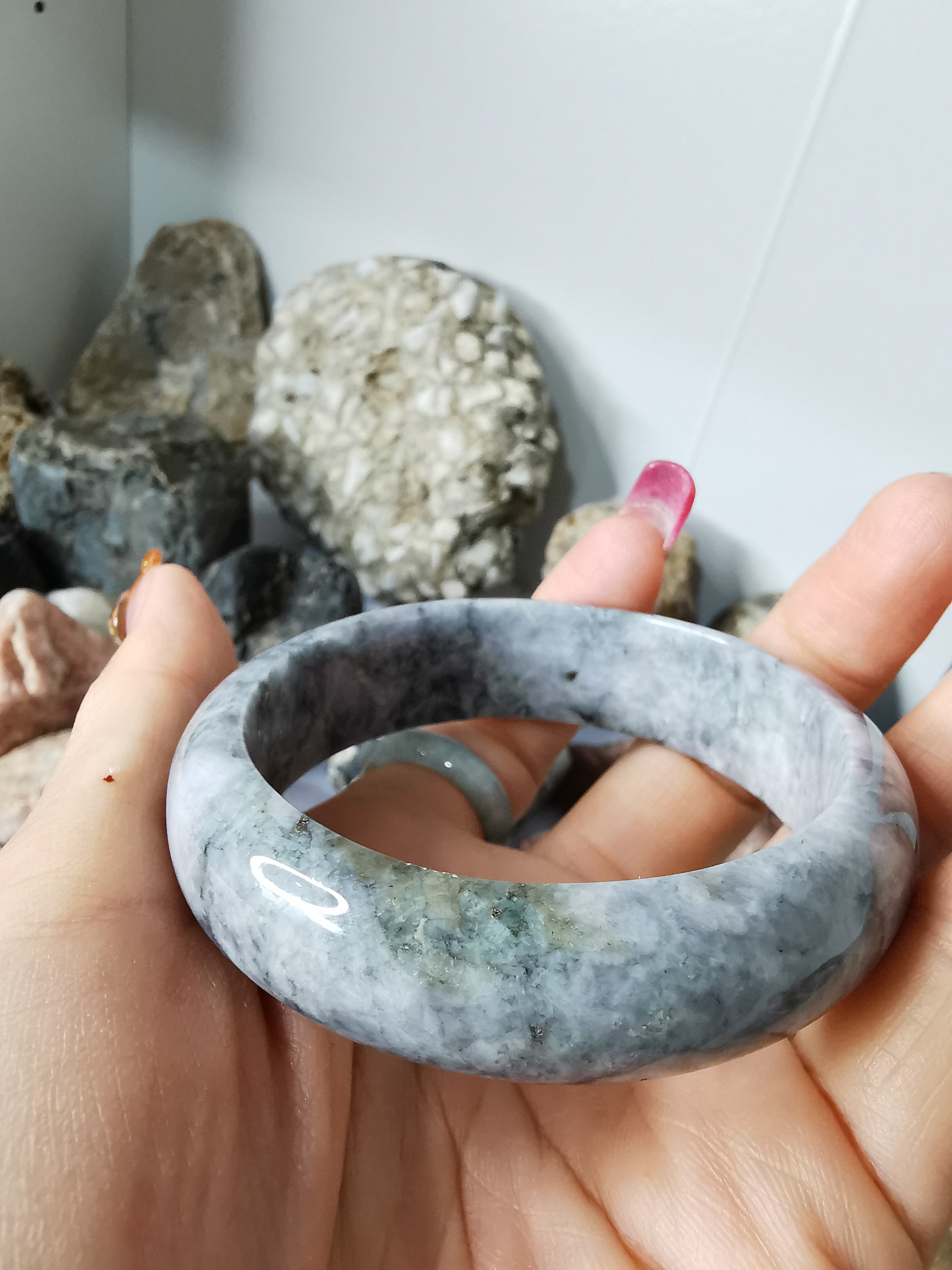 Grey Black White Green Jade Bangle กำไลหยกเจไดต์แท้ Diameter/ เส้นผ่านศูนย์กลางด้านใน 56 mm.