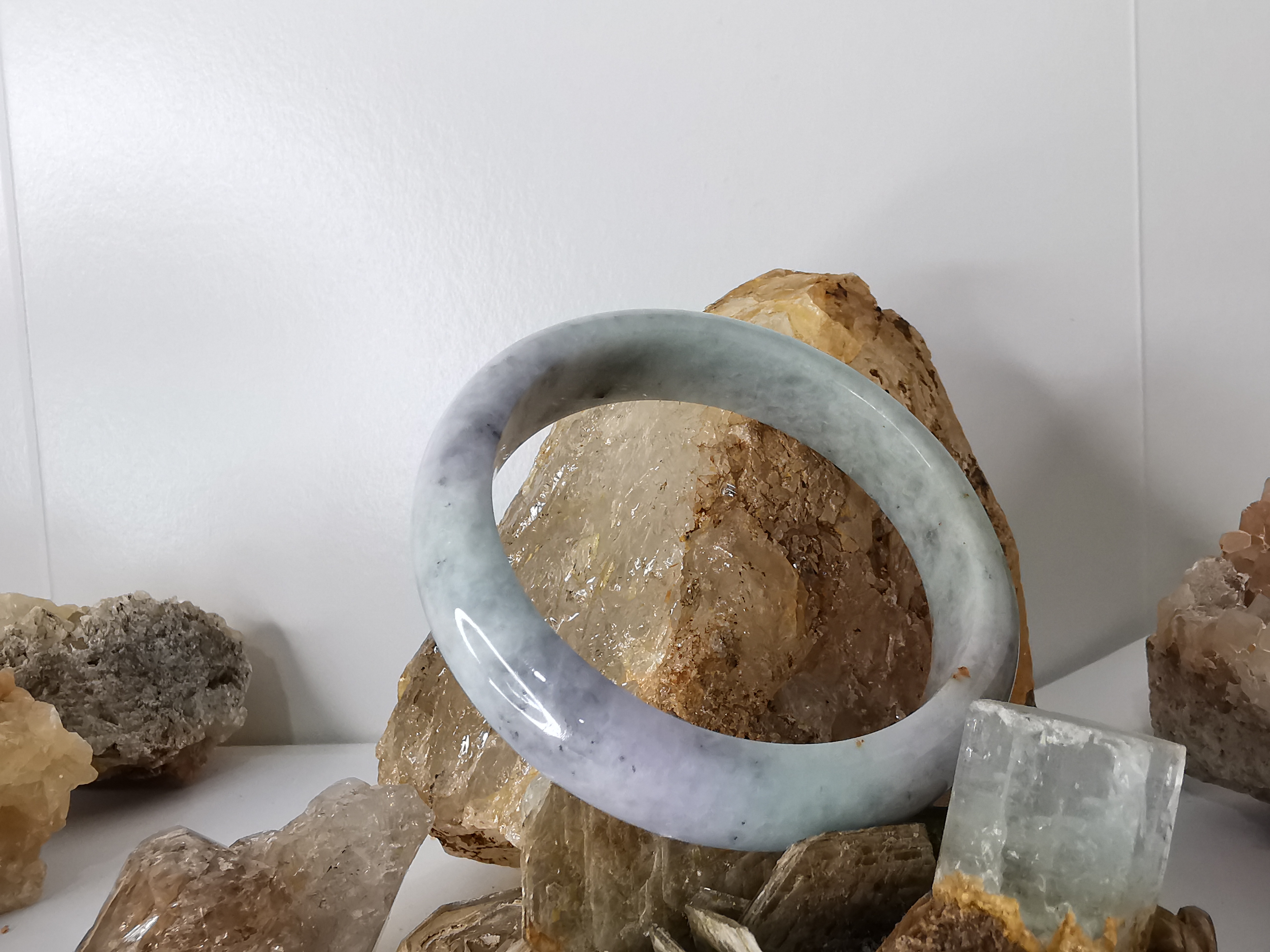 Violet Green Red Jade Bangle กำไลหยกเจไดต์แท้ Diameter/ เส้นผ่านศูนย์กลางด้านใน 63 mm.