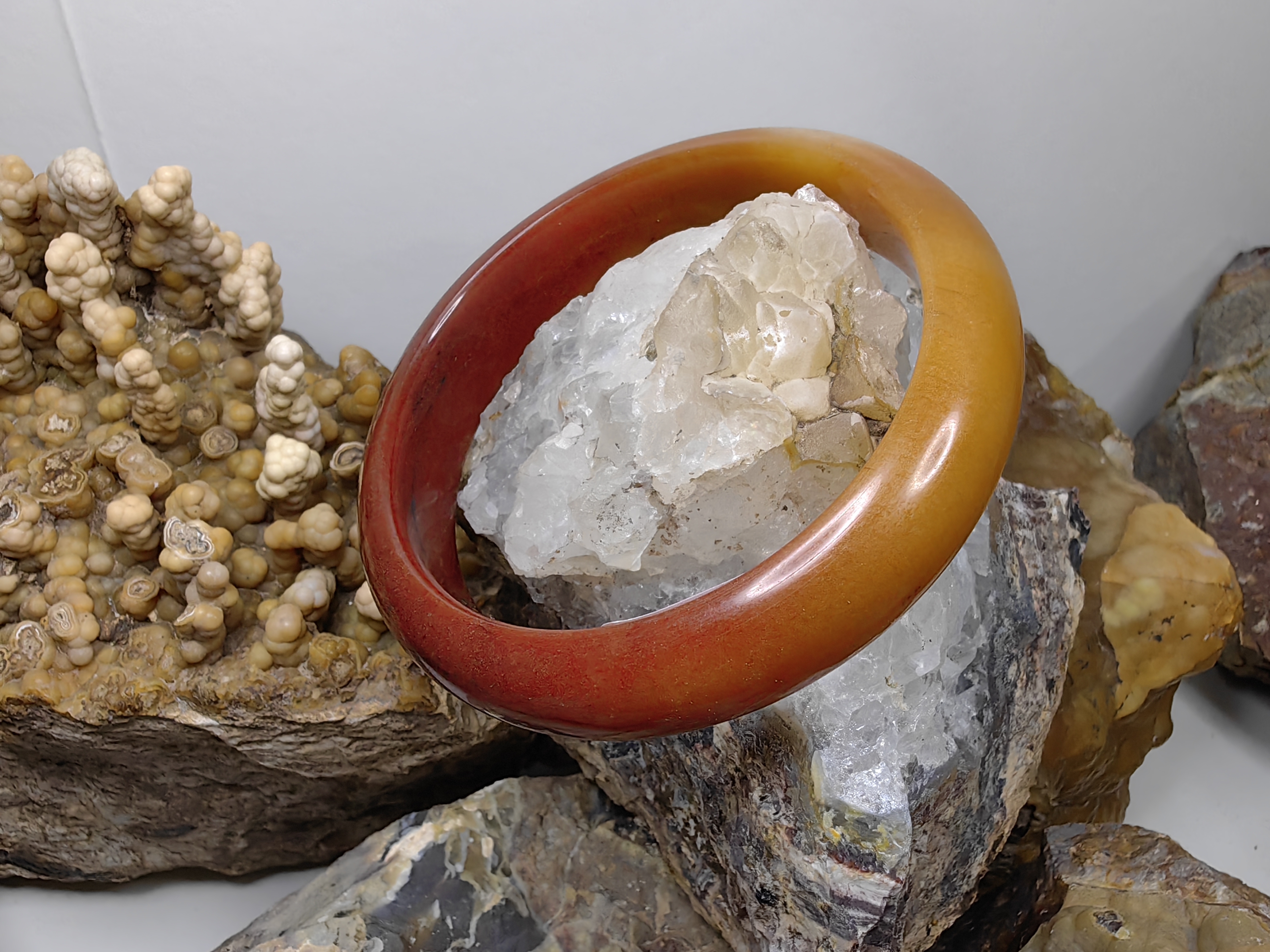 Burmese Carnelian Bangle Size 59 กำไลโมกุล /คาร์นิเลียน พม่า Diameter/ เส้นผ่านศูนย์กลางด้านใน 59 mm.